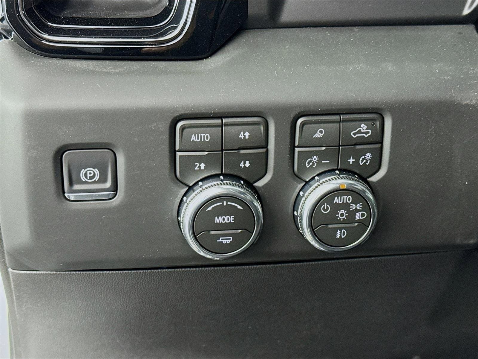 2026 GMC Sierra 1500 AT4 - Photo 10