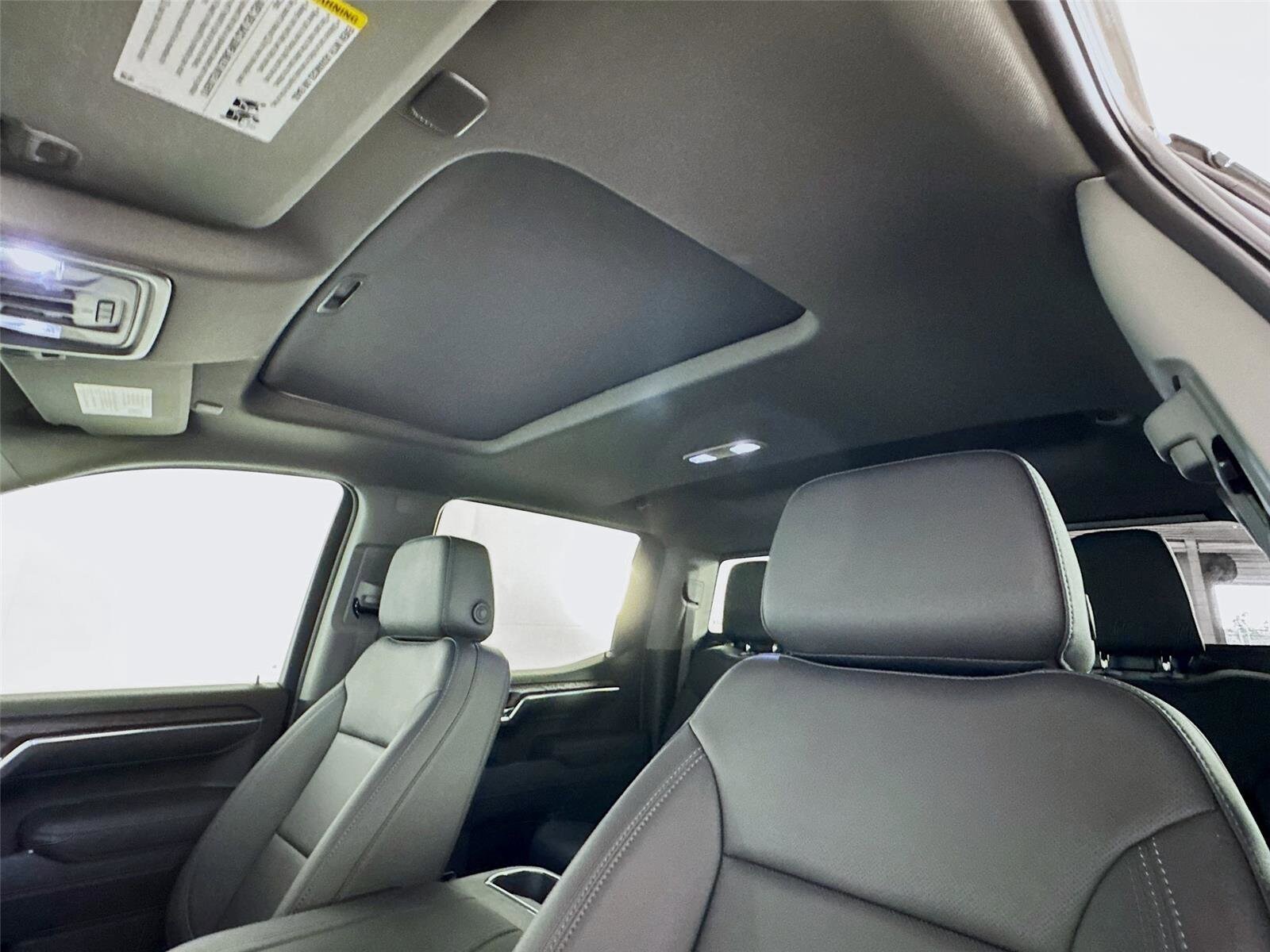 2025 GMC Sierra 1500 SLT - Photo 14
