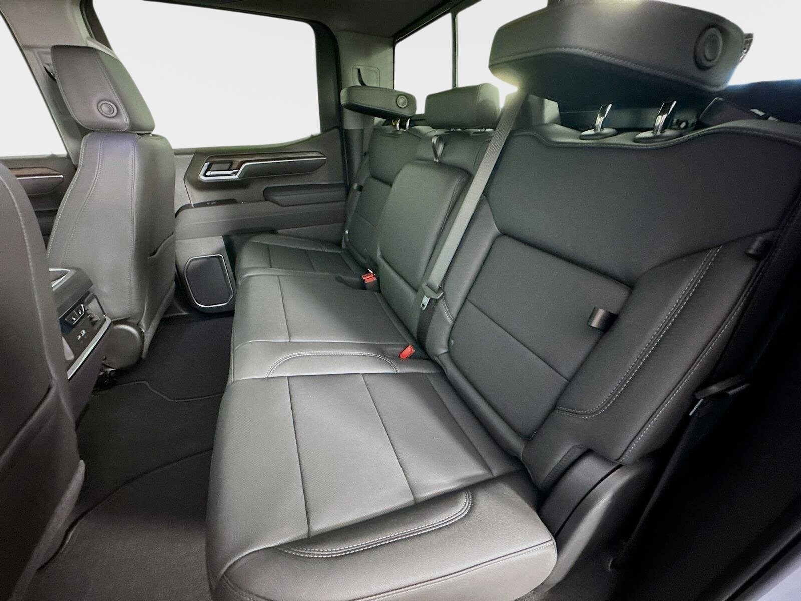 2026 GMC Sierra 1500 SLT - Photo 24