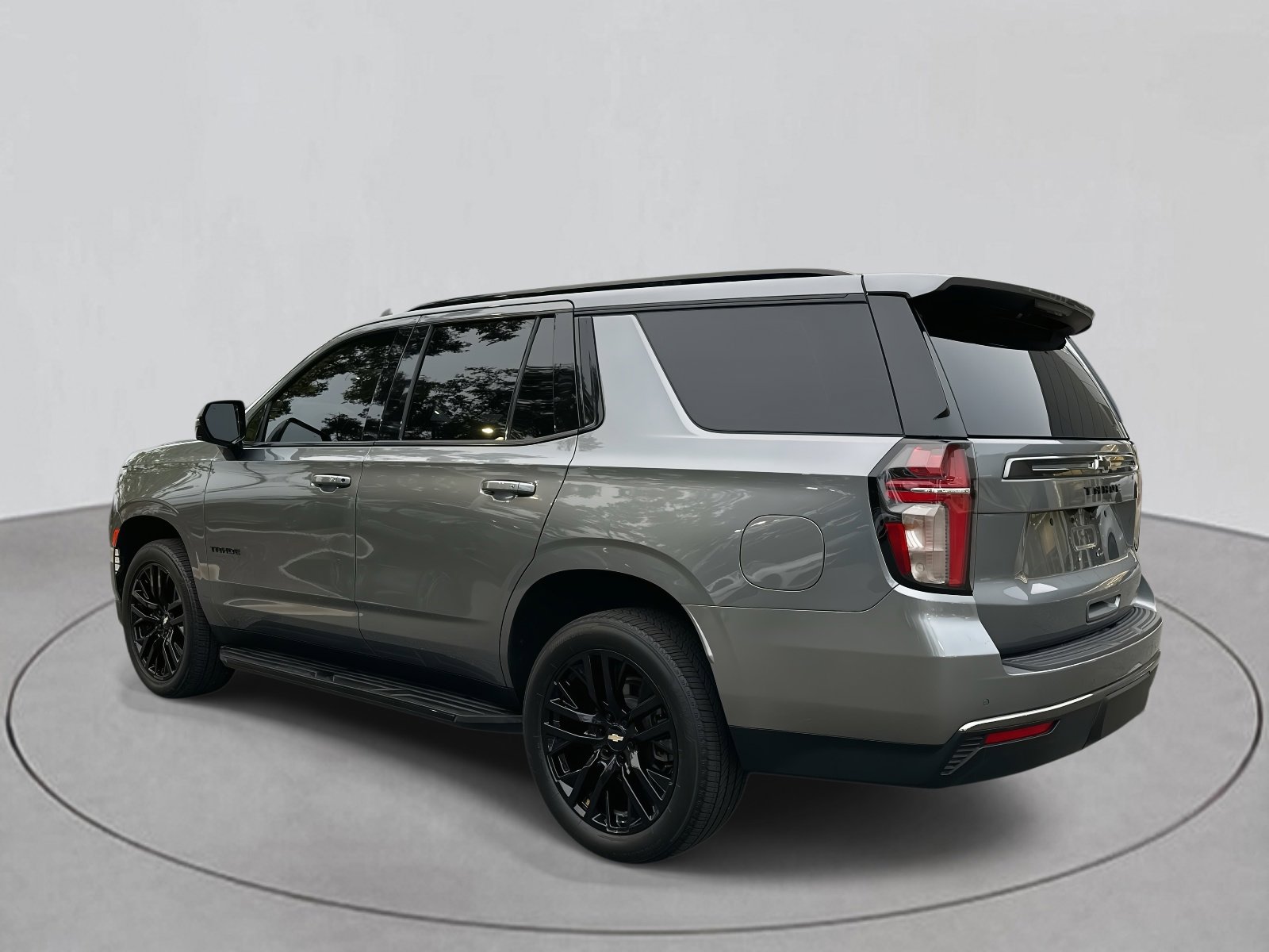 2022 Chevrolet Tahoe RST photo 3