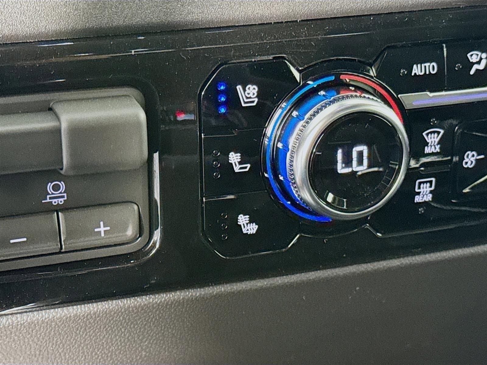 2026 GMC Sierra 1500 SLT - Photo 23