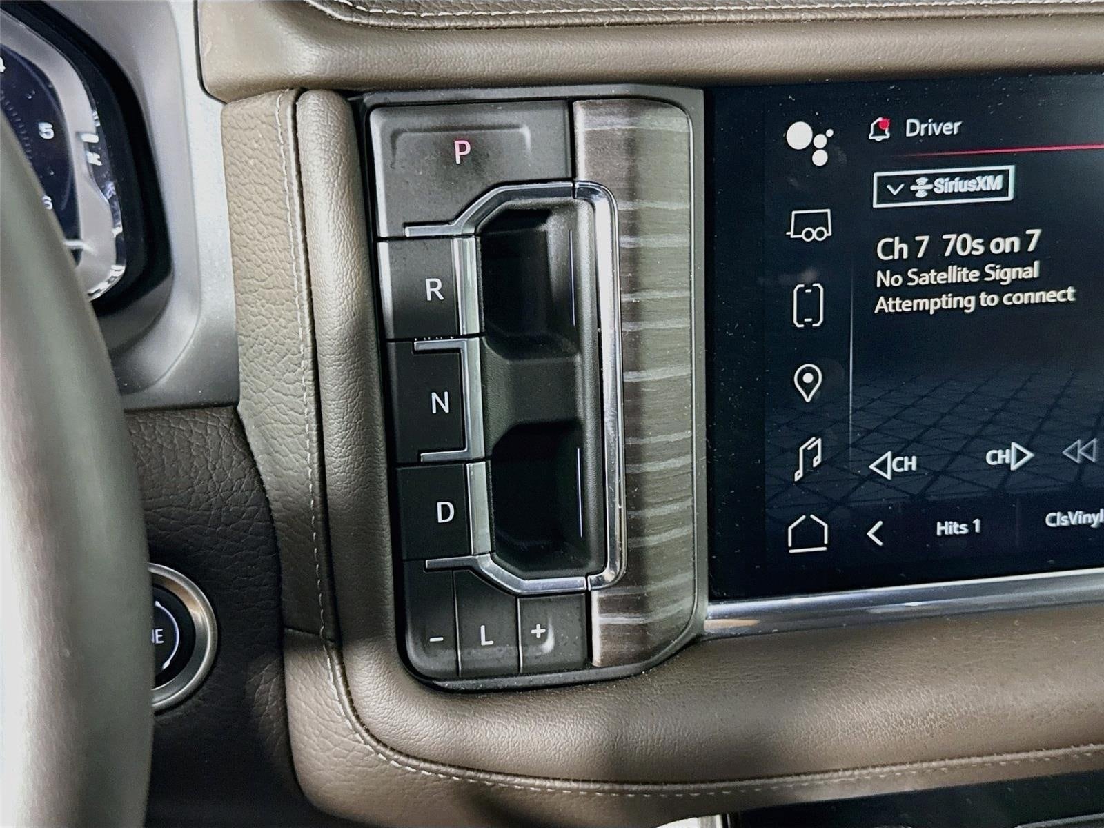 2024 GMC Yukon Denali - Photo 19