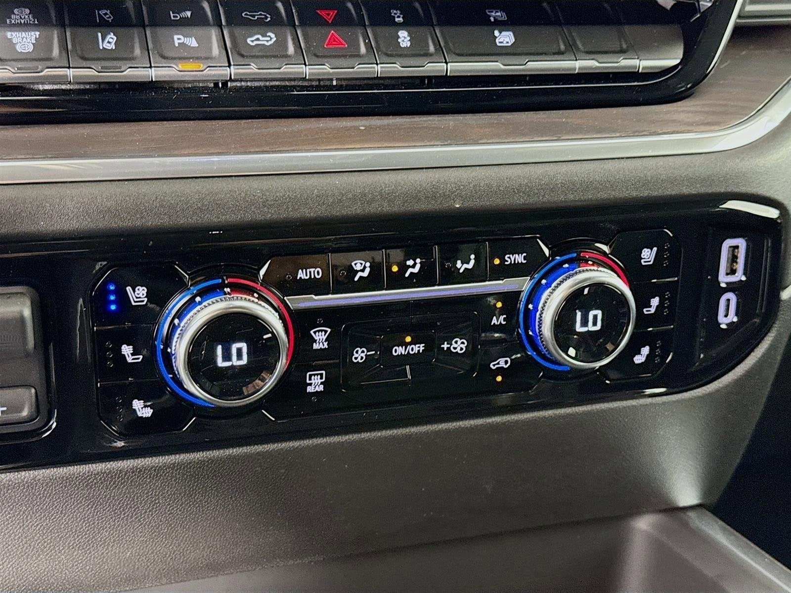 2025 GMC Sierra 2500HD SLT - Photo 17