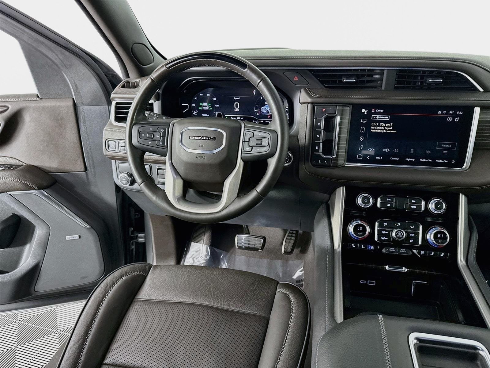 2024 GMC Yukon Denali - Photo 25