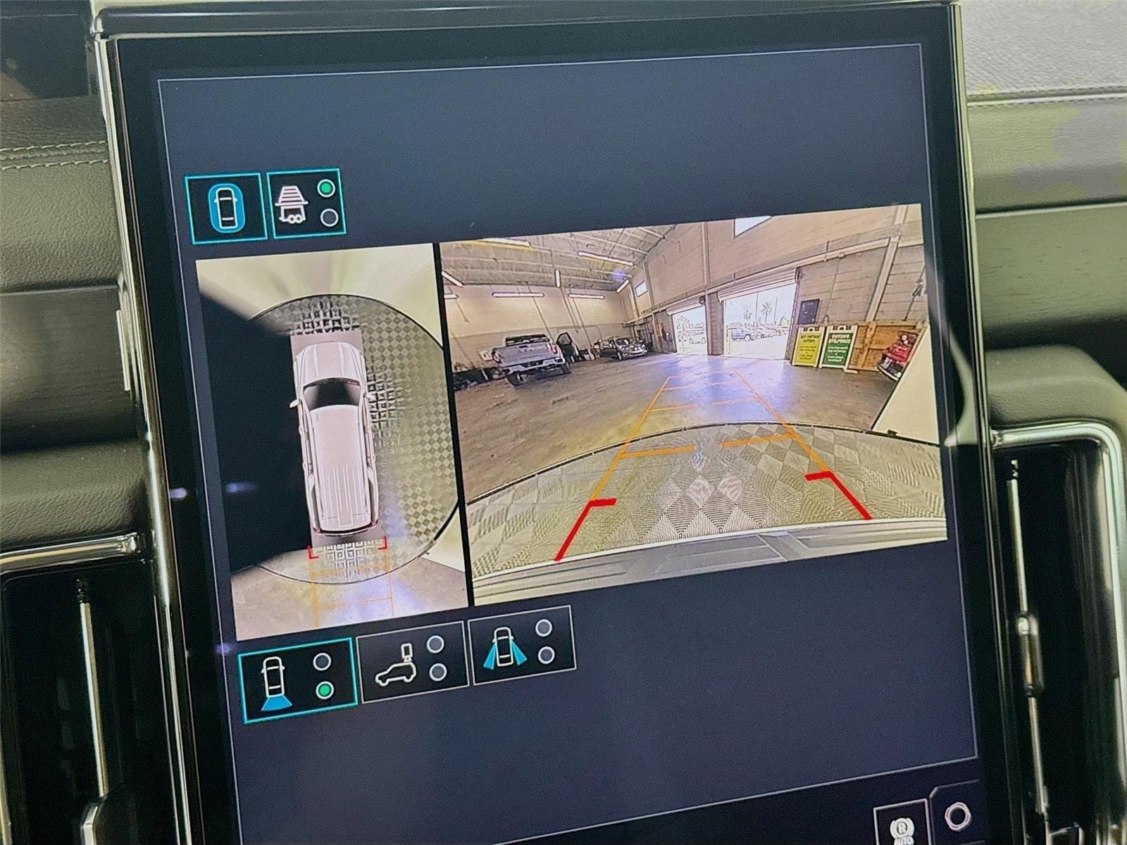 2026 GMC Yukon XL Denali - Photo 17