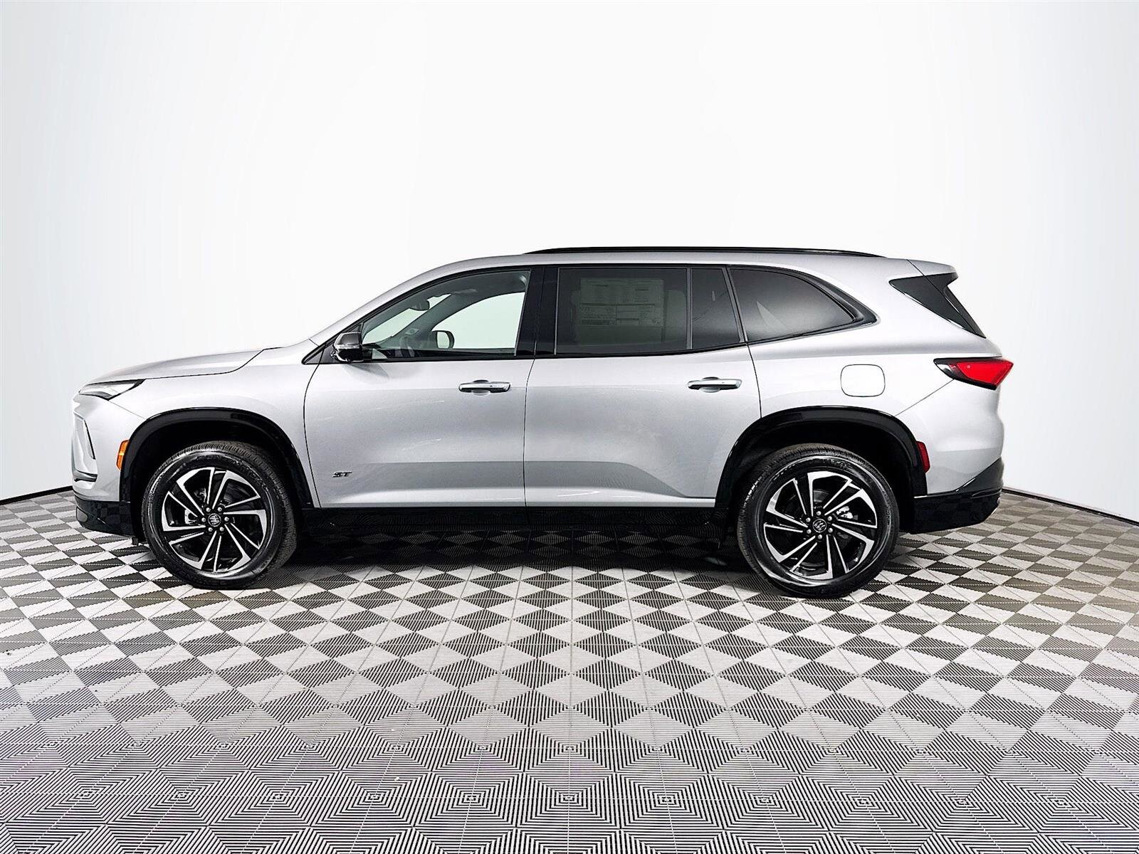 2025 Buick Enclave Sport Touring photo 4