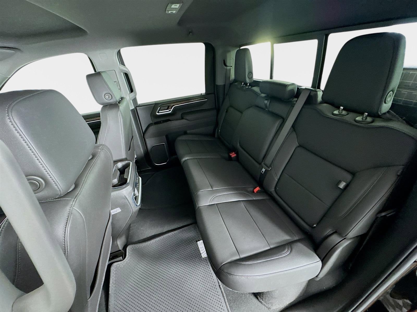 2025 GMC Sierra 2500HD SLT - Photo 23