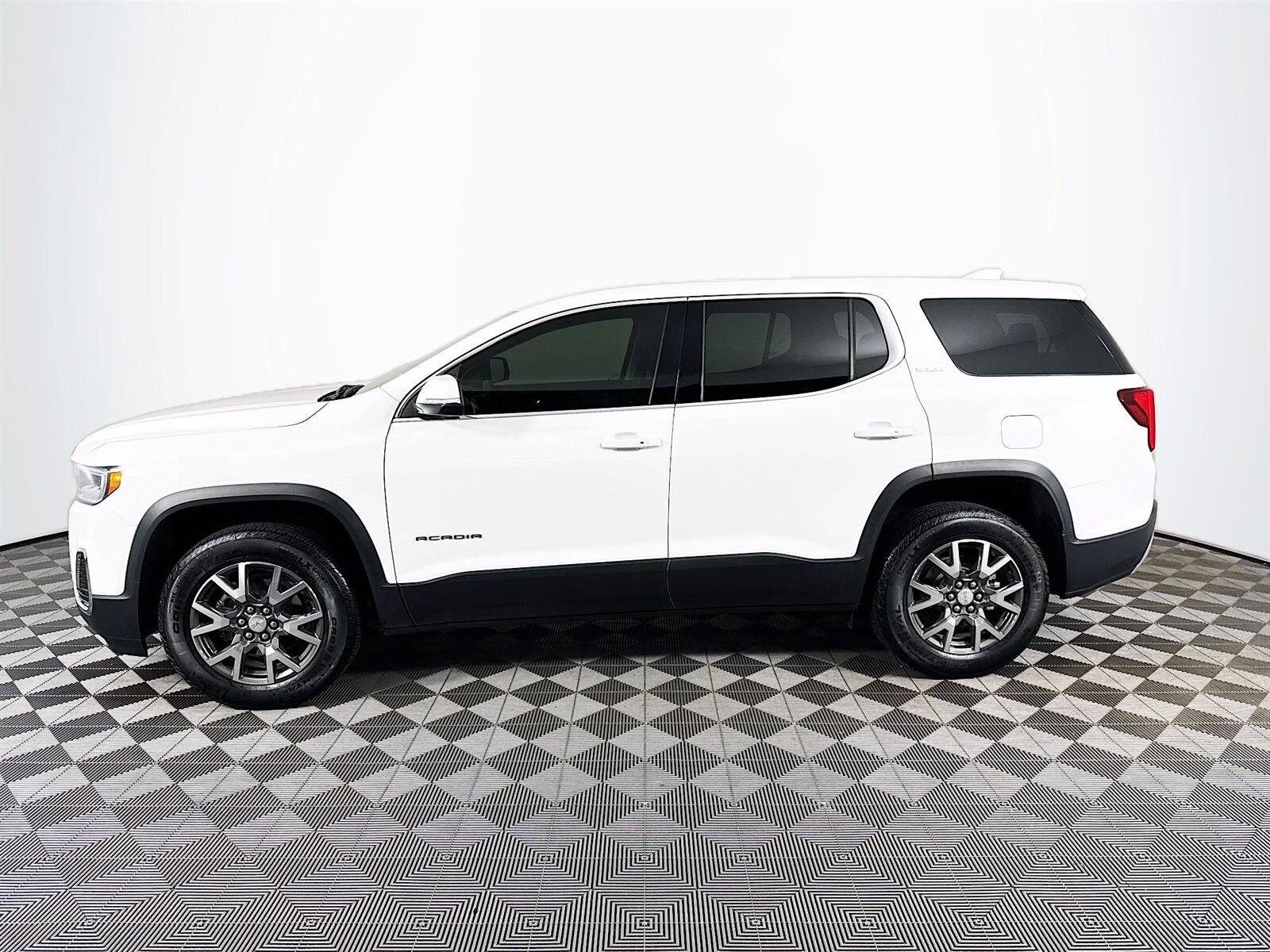 2023 Gmc Acadia SLE photo 3