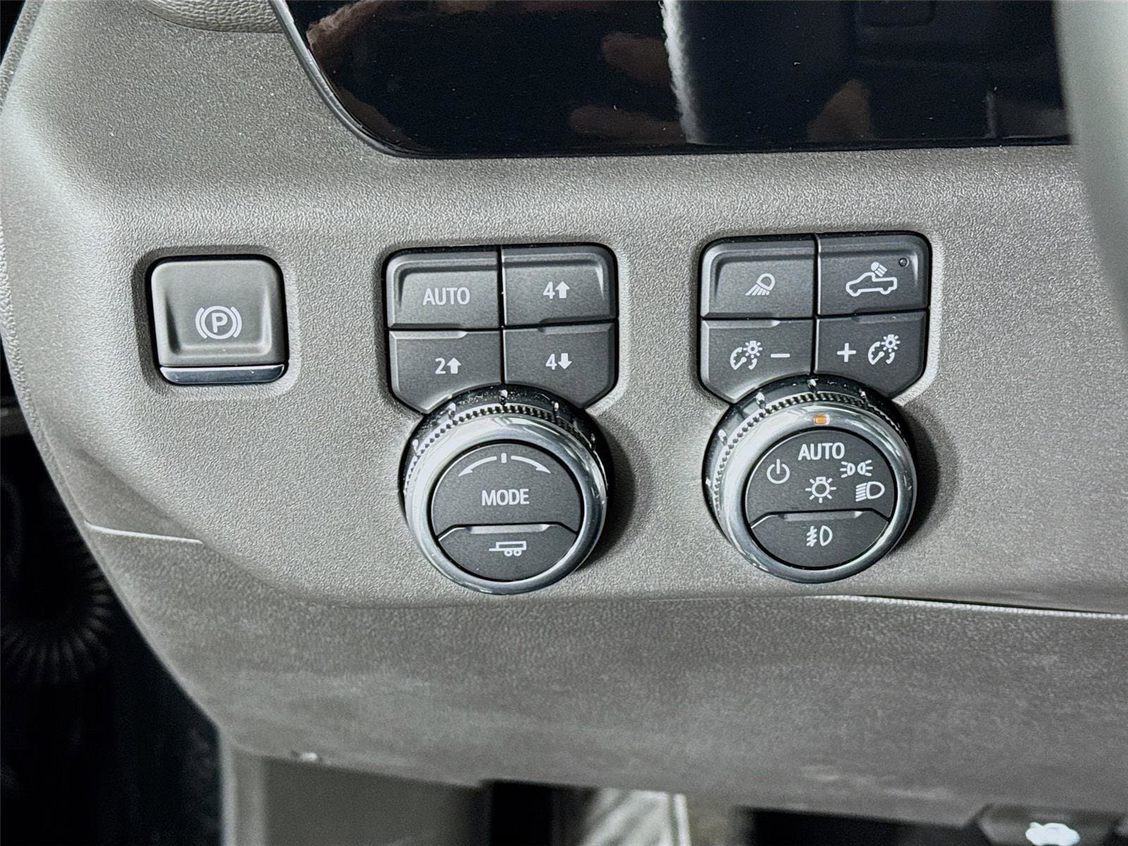 2025 GMC Sierra 1500 SLT - Photo 10