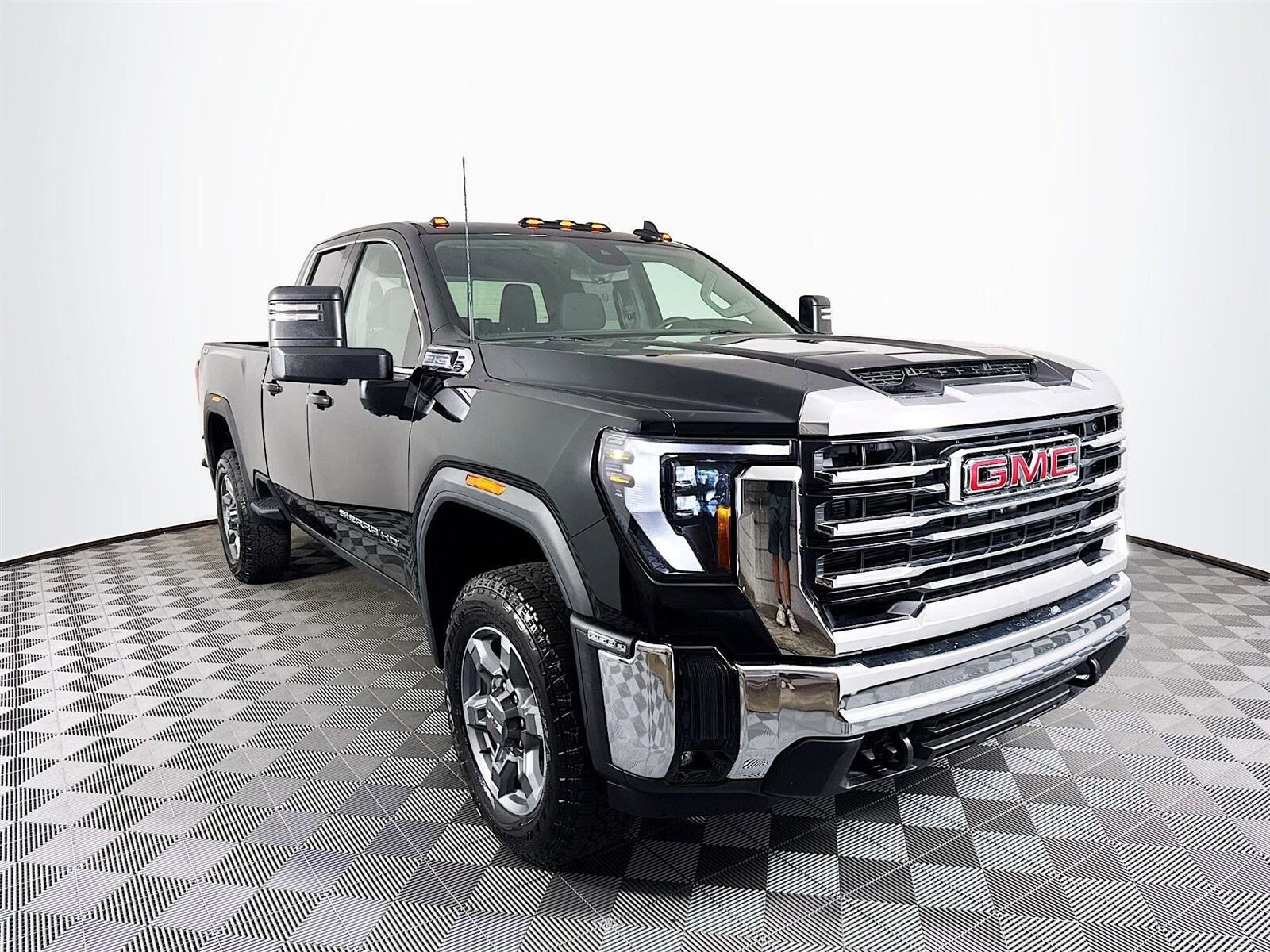 2026 Gmc Sierra 2500 HD SLE photo 3