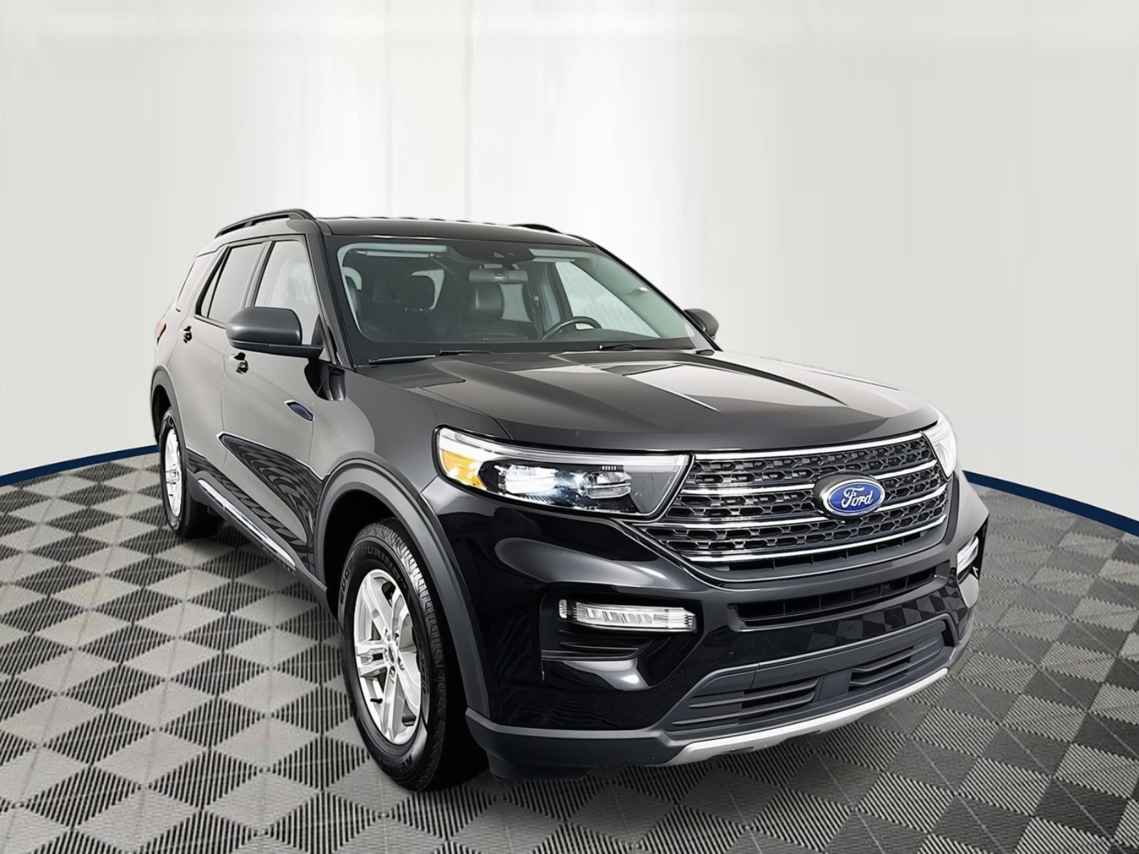 2022 Ford Explorer XLT's photo