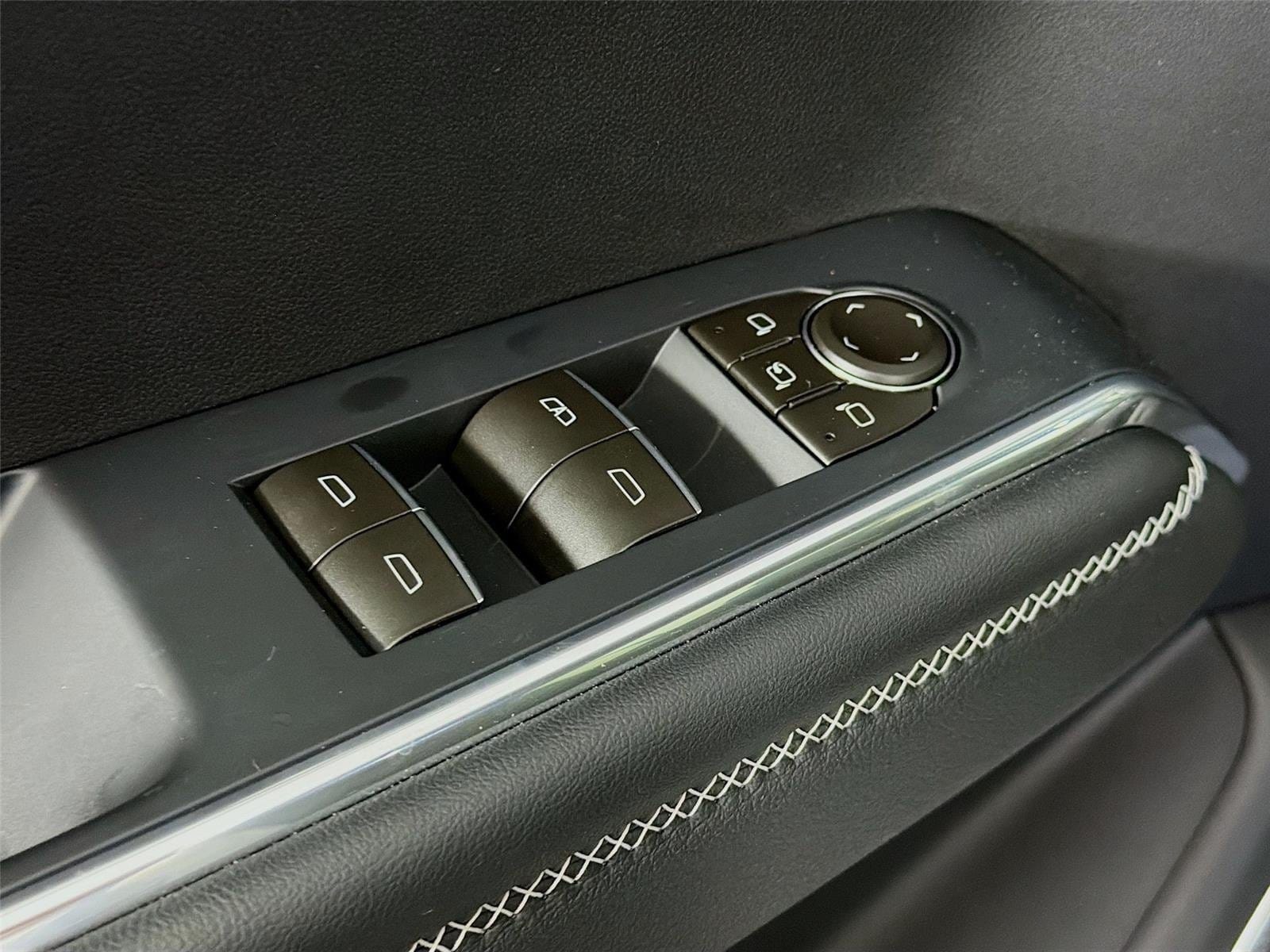 2026 GMC Acadia Denali - Photo 19