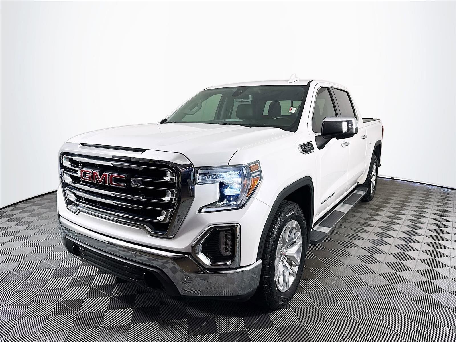 2019 Gmc Sierra 1500 SLT photo 2