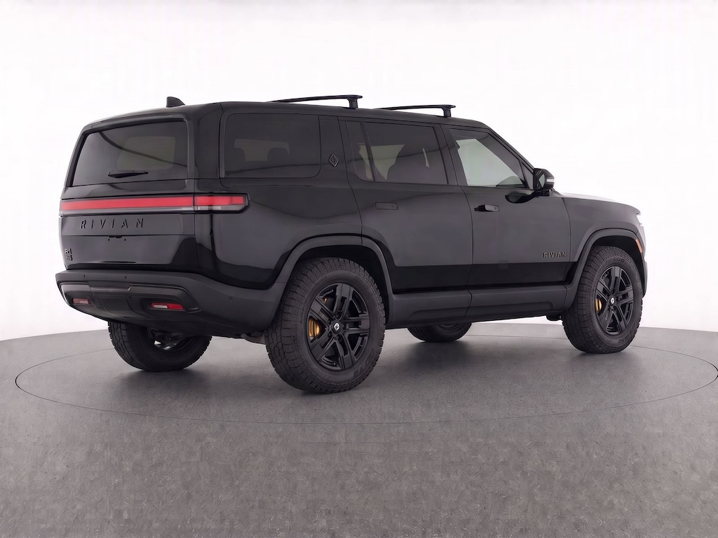 Used 2025 Rivian R1S Premium SUV