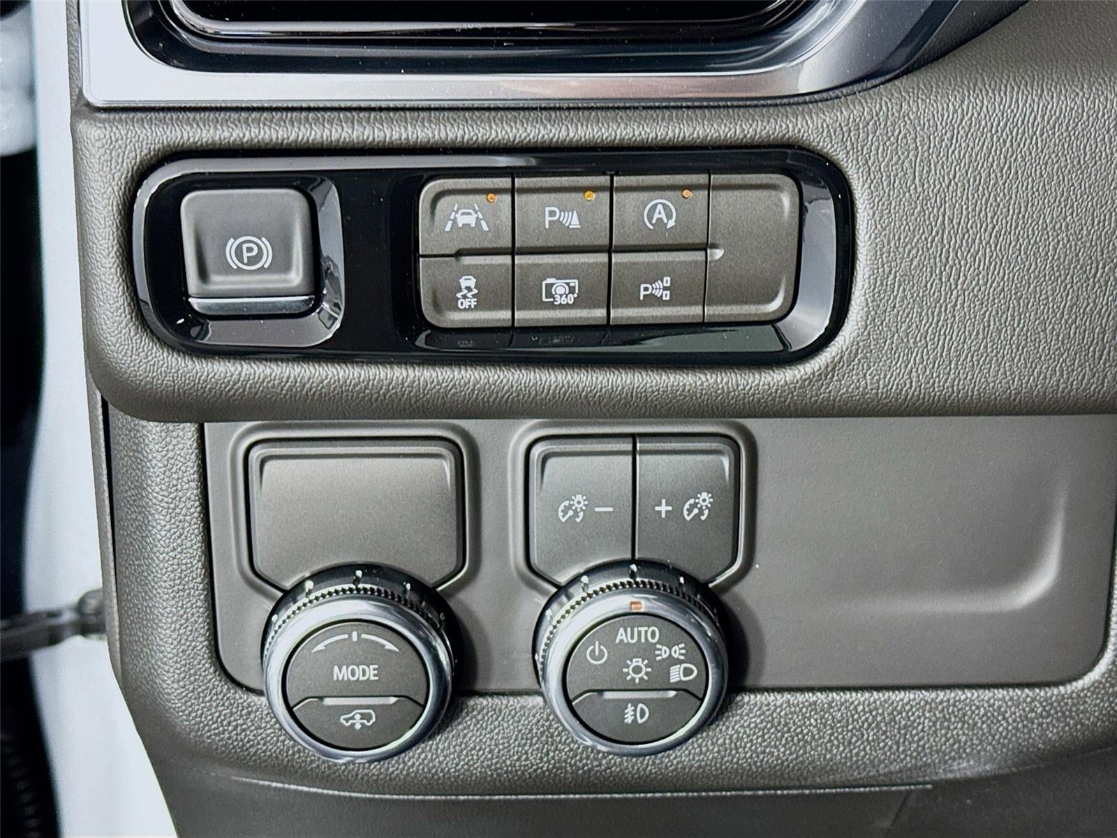 2026 GMC Yukon XL Denali - Photo 10
