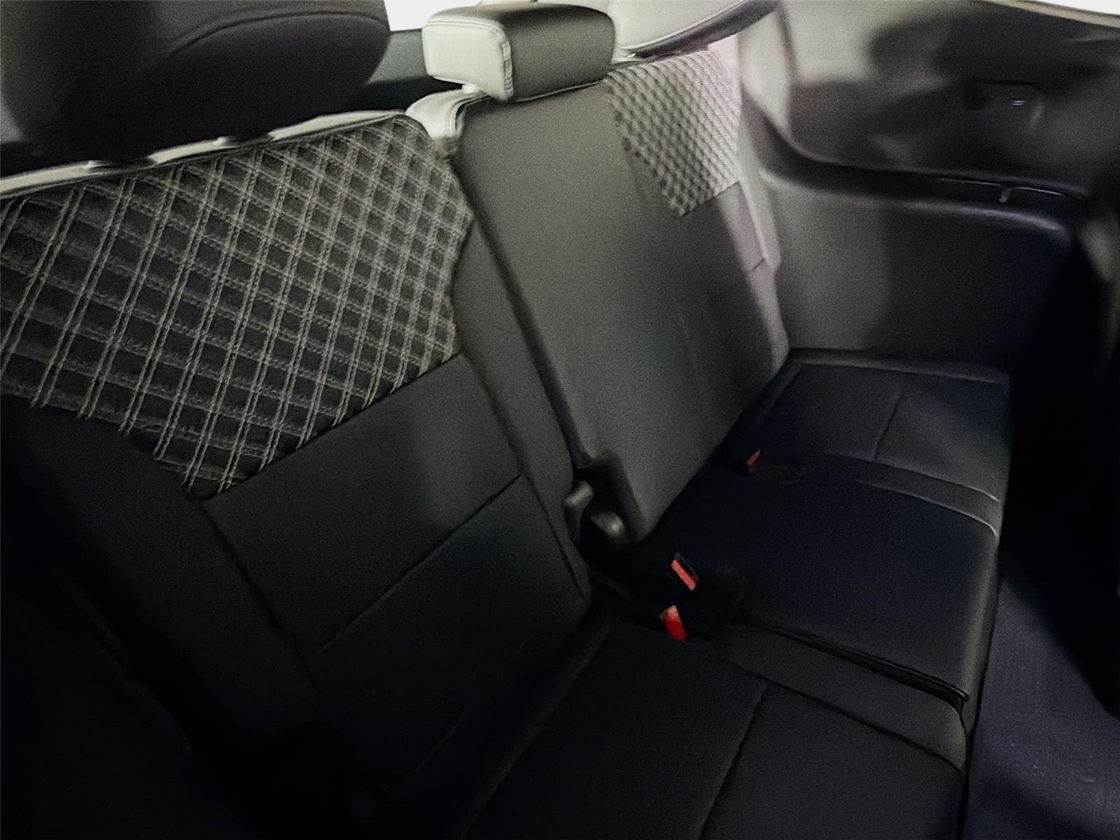 2026 GMC Acadia Denali - Photo 27