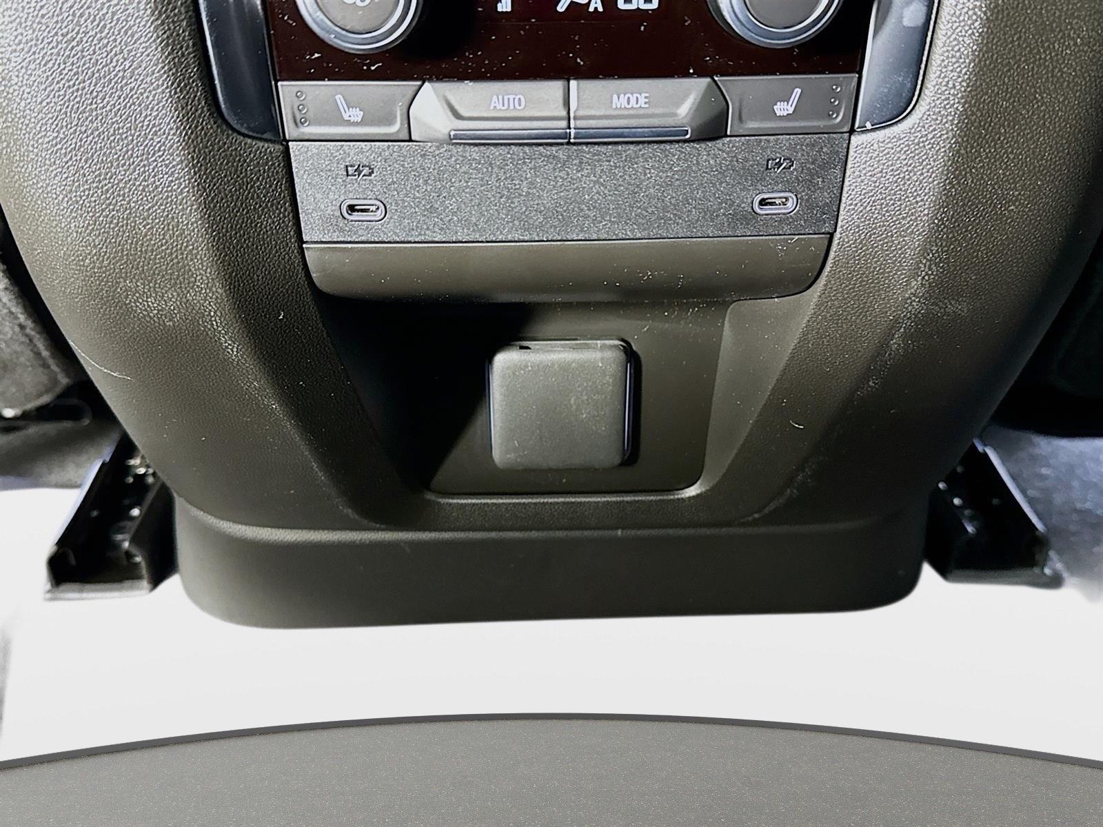 2026 GMC Yukon XL Denali - Photo 28