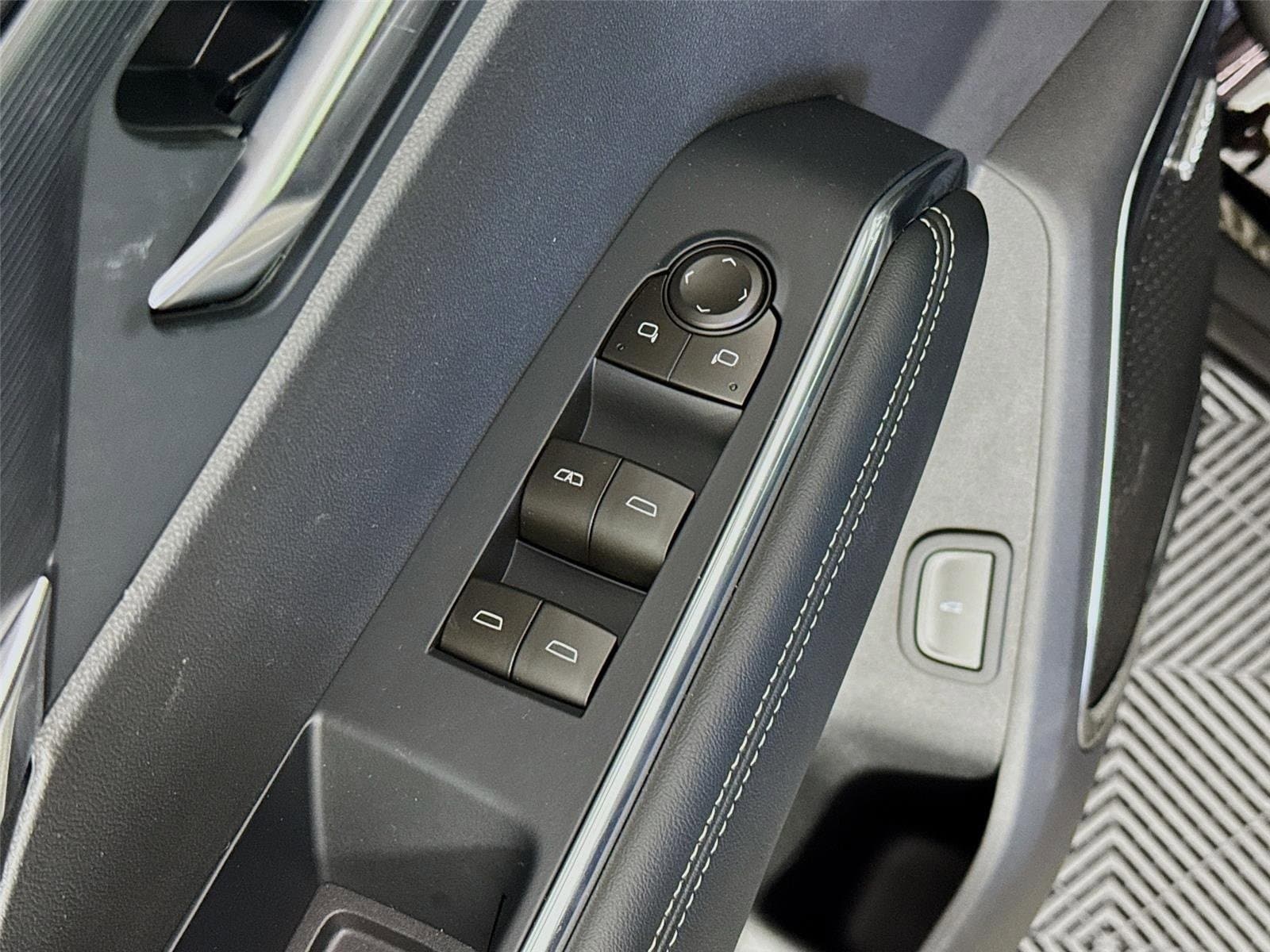2026 GMC Acadia Elevation - Photo 20