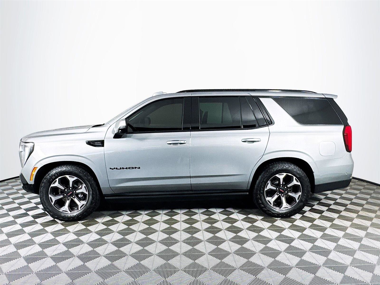 2025 Gmc Yukon AT4 Ultimate photo 3