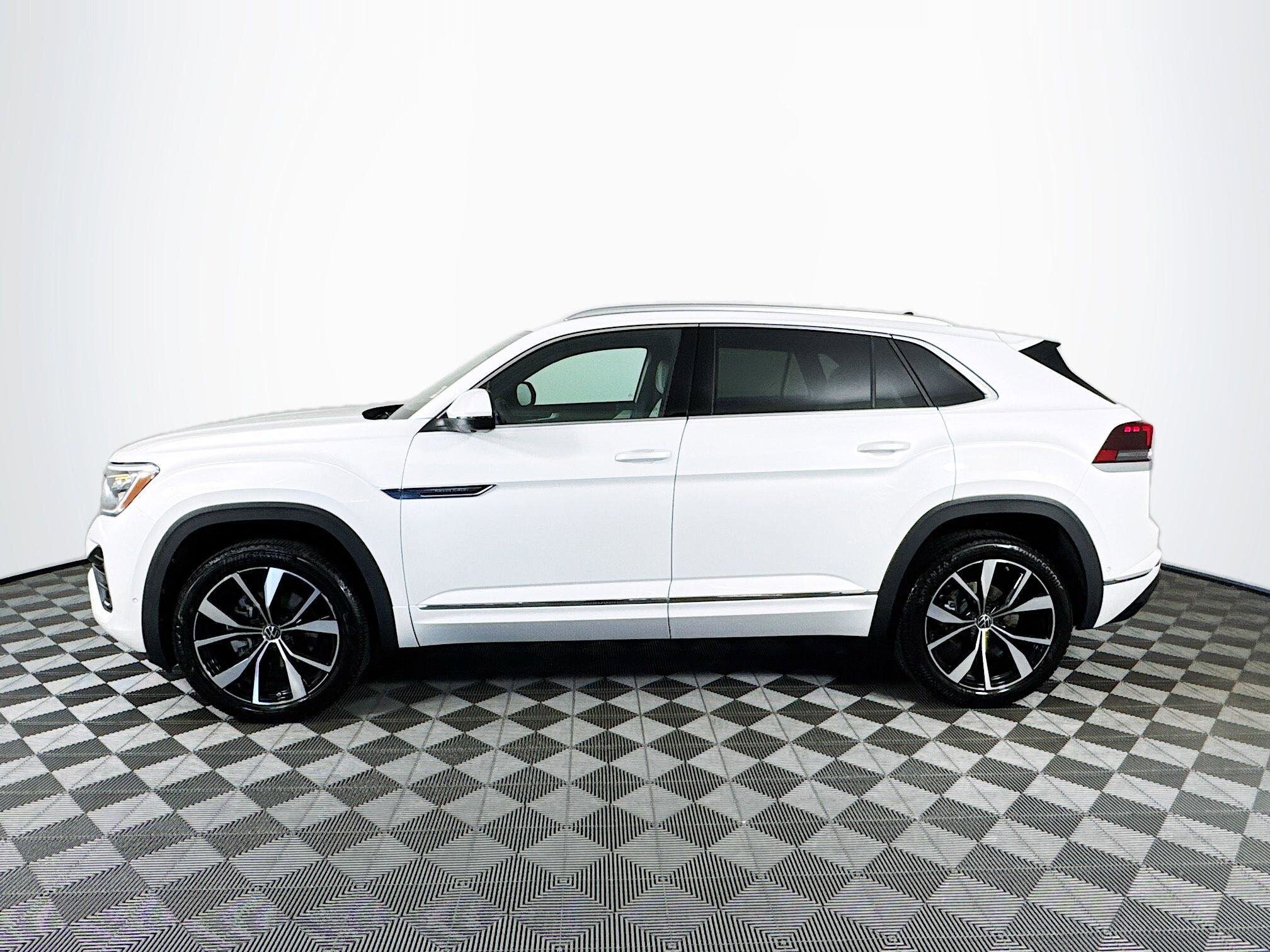 2025 Volkswagen Atlas Cross Sport SEL Premium R-Line photo 4