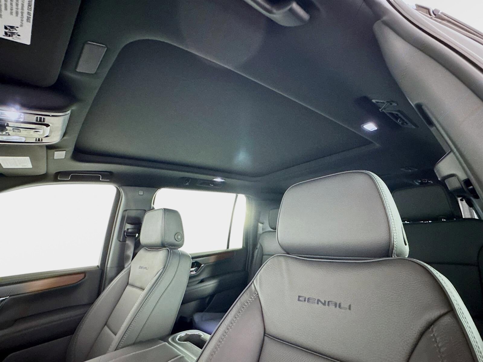 2026 GMC Yukon XL Denali - Photo 14