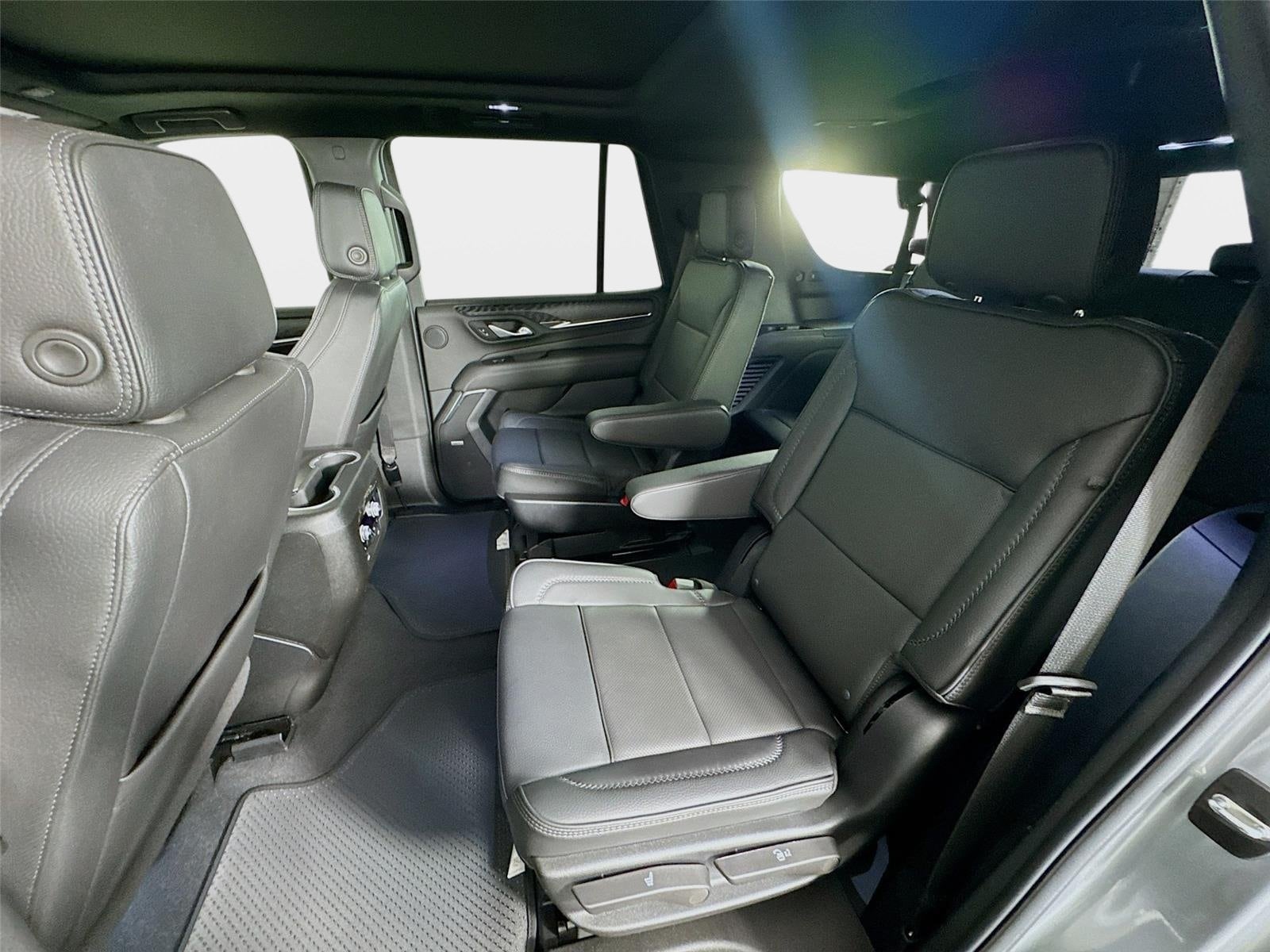 2024 GMC Yukon Denali - Photo 23