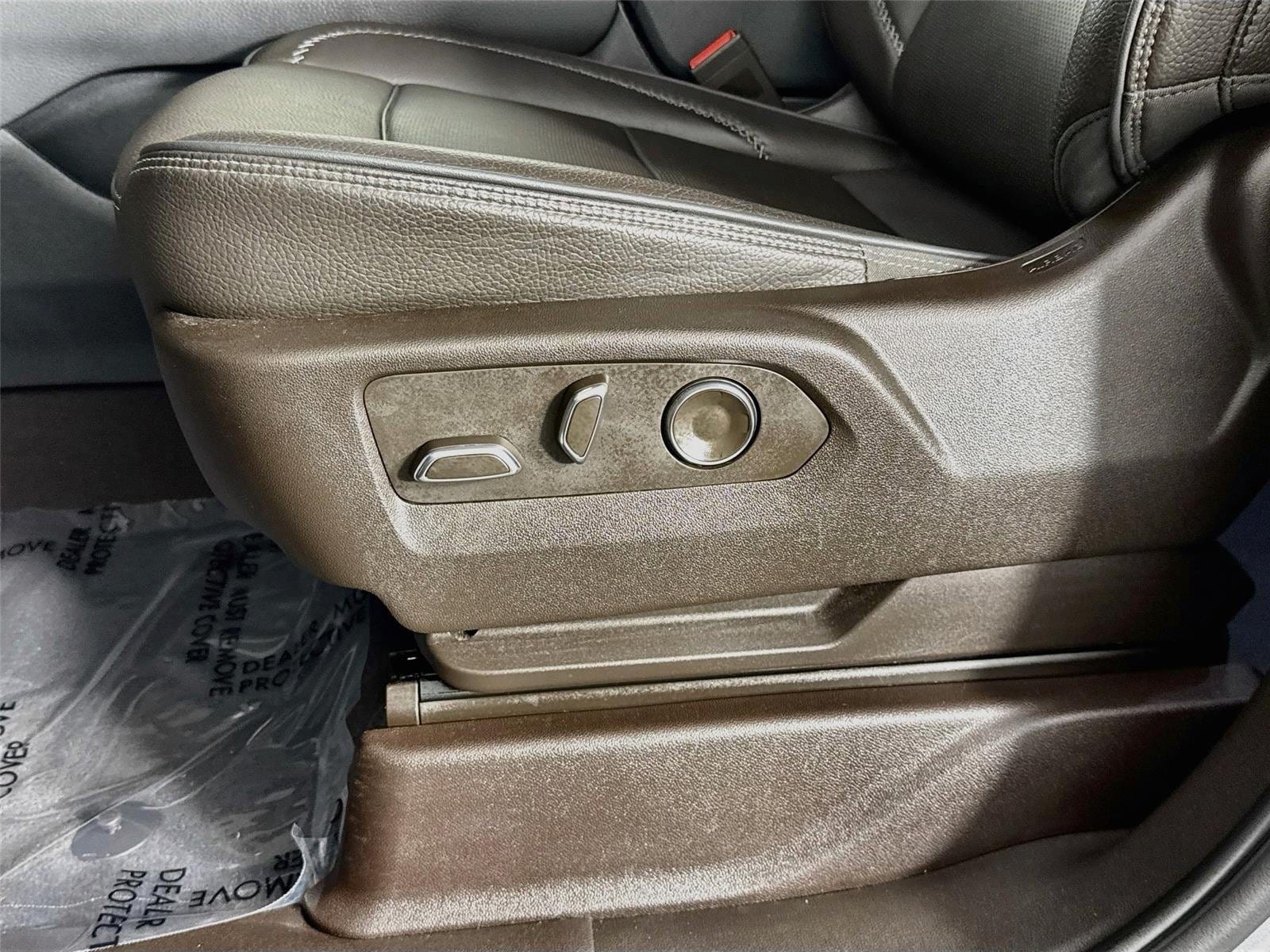 2024 GMC Yukon Denali - Photo 22