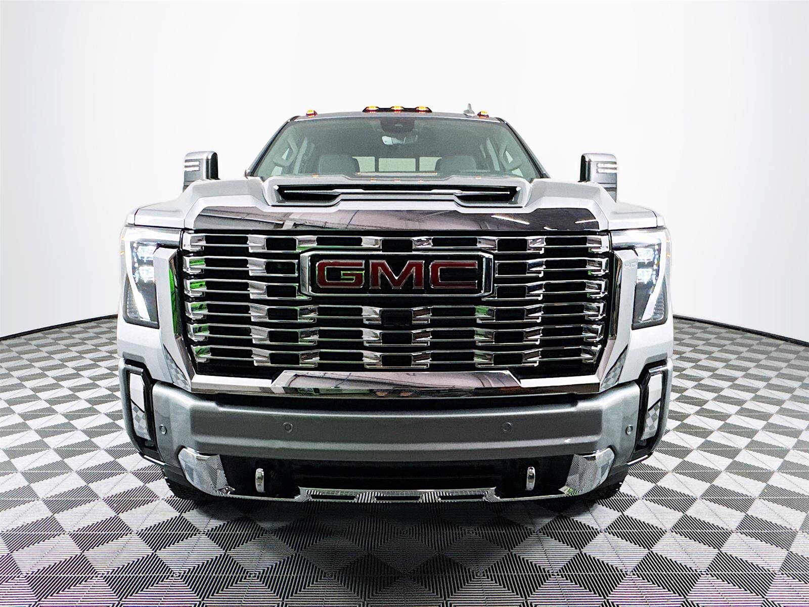 2025 Gmc Sierra 2500 HD Denali photo 2
