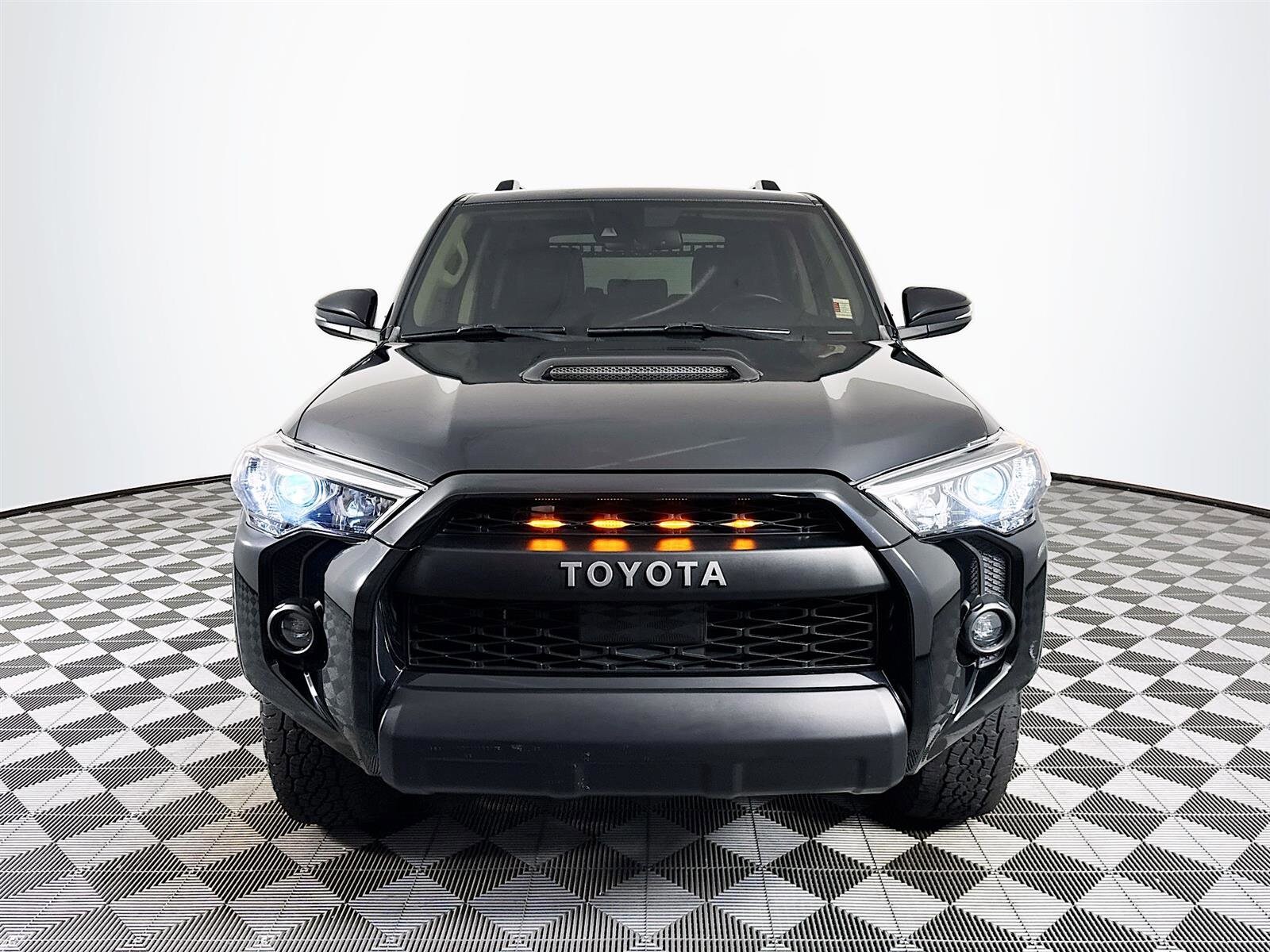 2020 Toyota 4Runner TRD Off-Road Premium photo 2