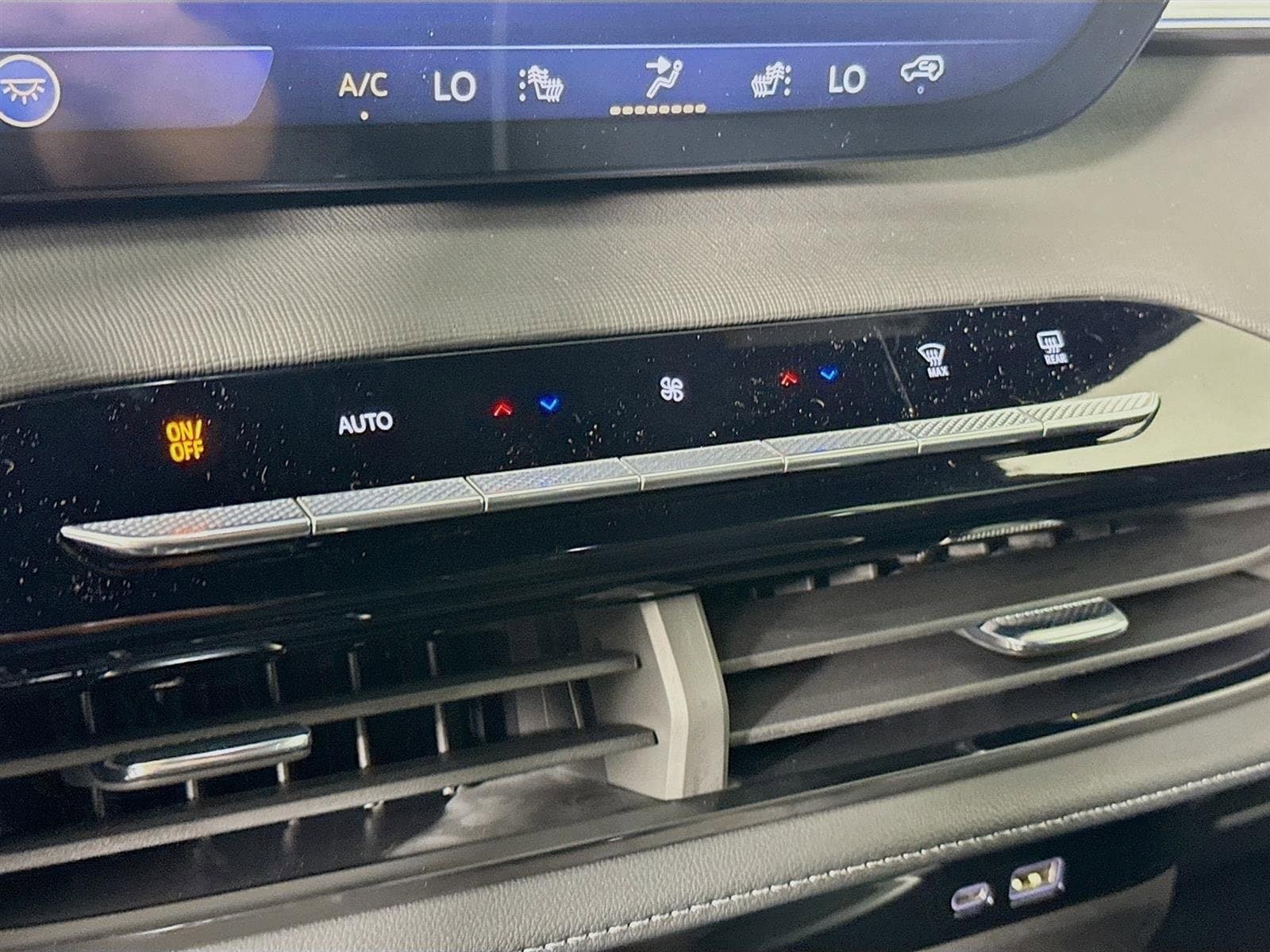 2026 Buick Enclave Sport Touring - Photo 18