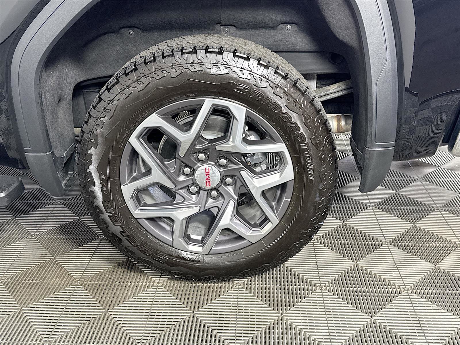2025 GMC Sierra 1500 SLT - Photo 32