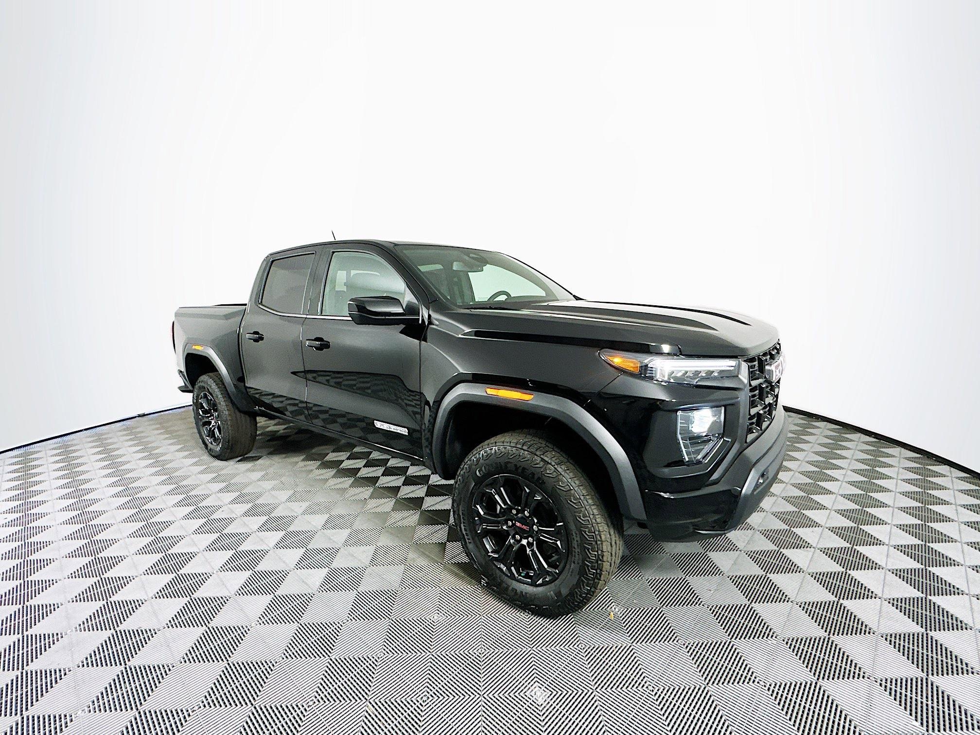 2025 GMC Canyon Elevation's photo