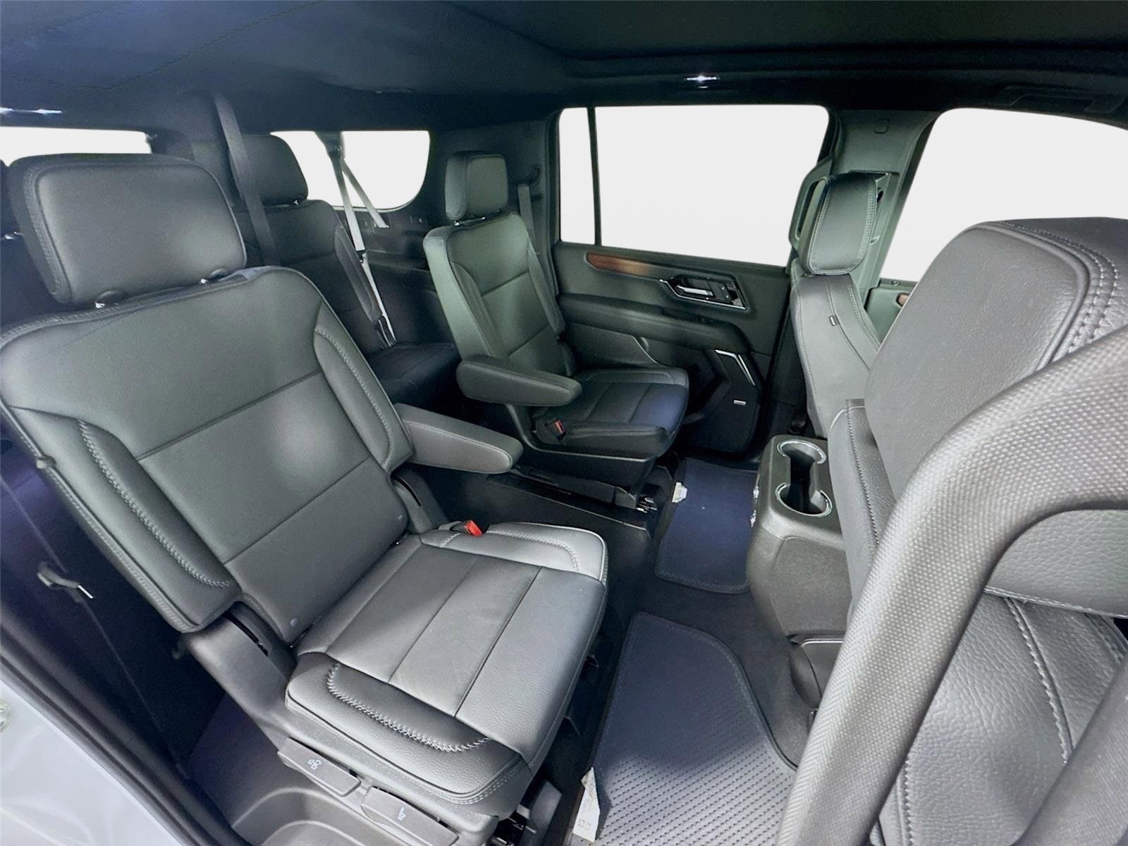 2026 GMC Yukon XL Denali - Photo 30