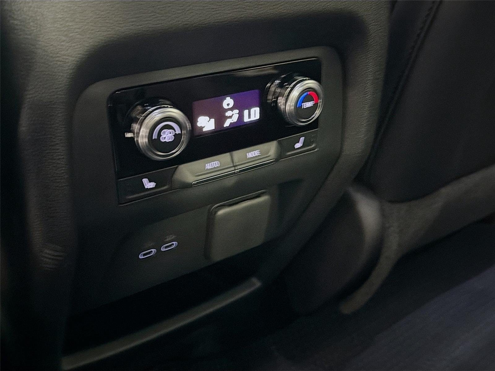 2026 GMC Acadia Denali - Photo 26