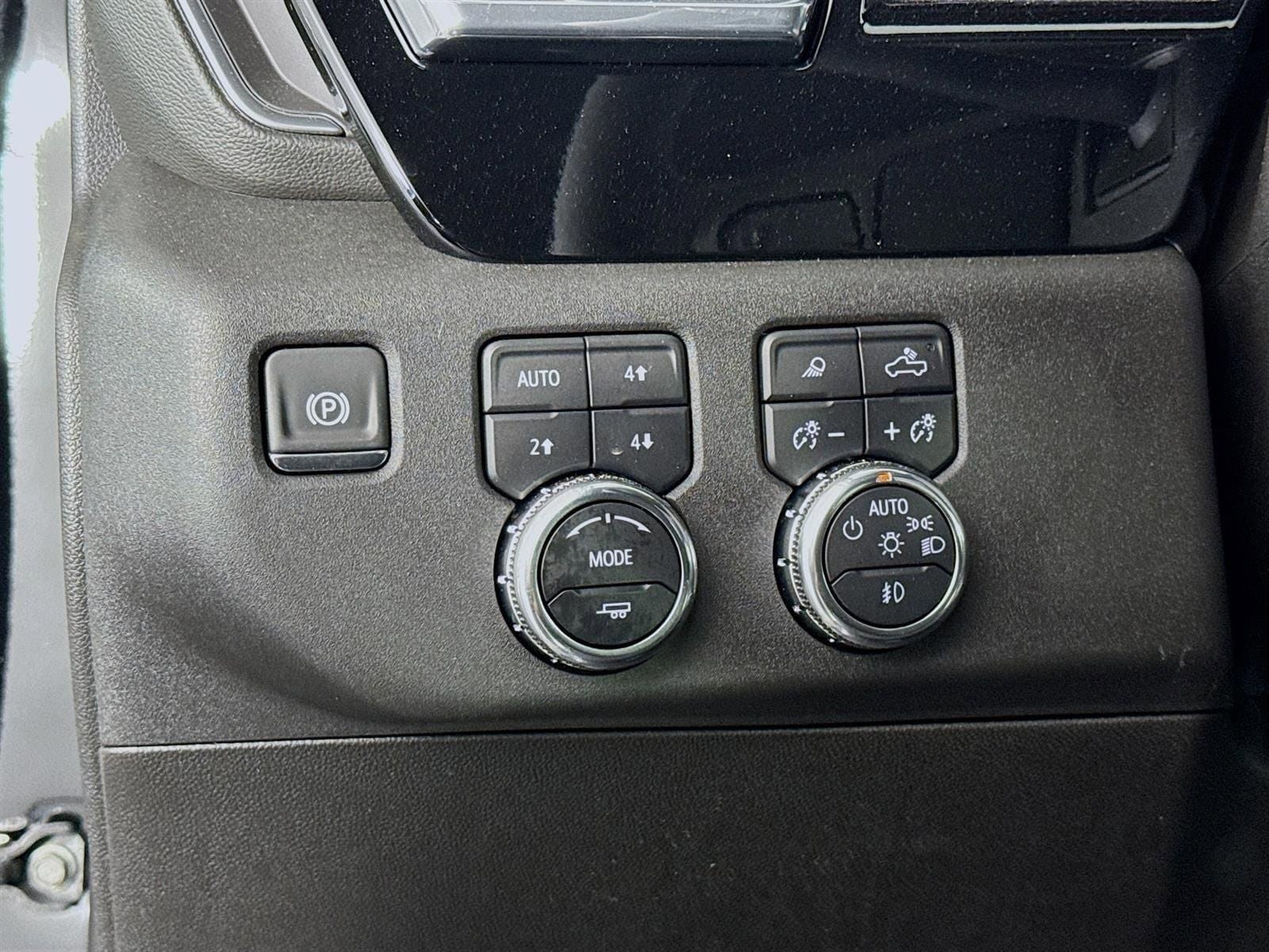 2025 GMC Sierra 2500HD SLT - Photo 10