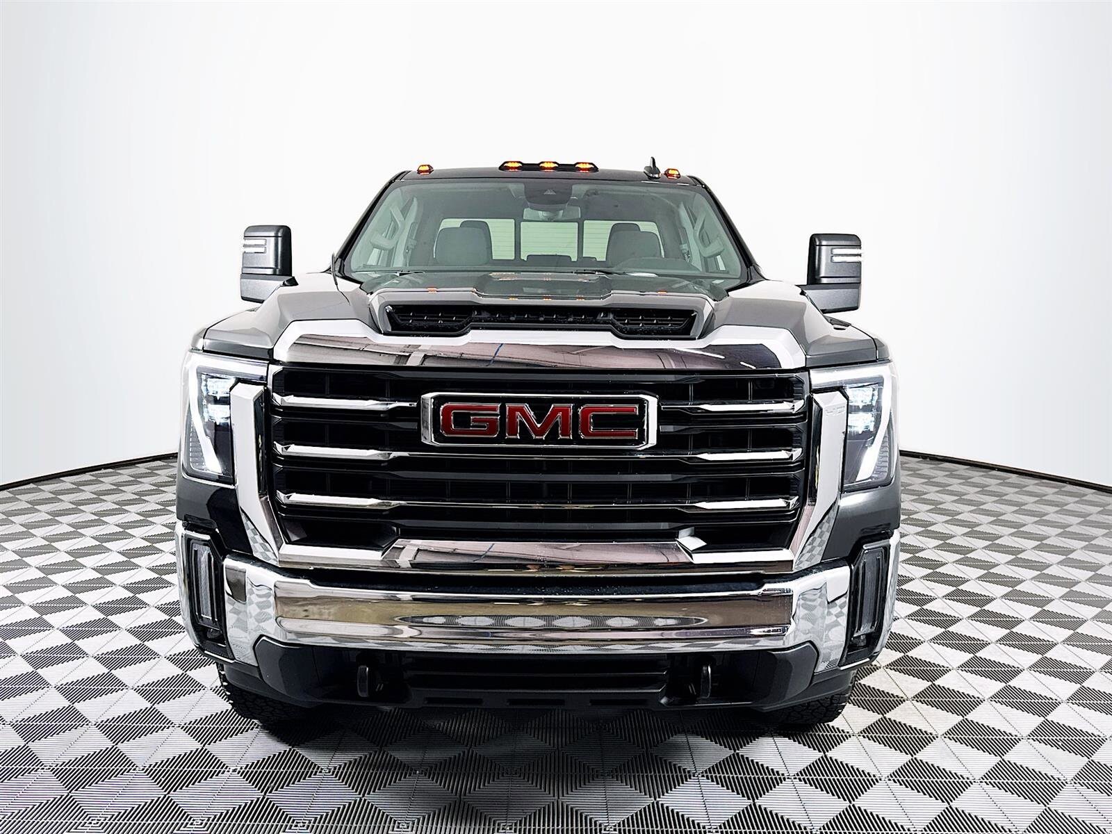 2026 Gmc Sierra 2500 HD SLE photo 2