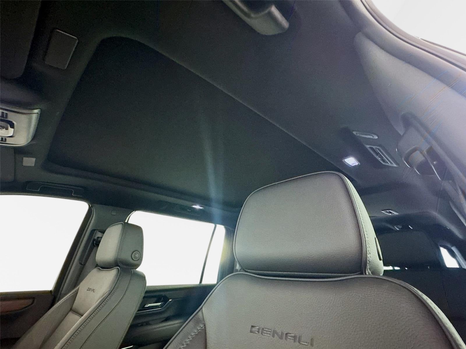 2026 GMC Yukon XL Denali - Photo 14