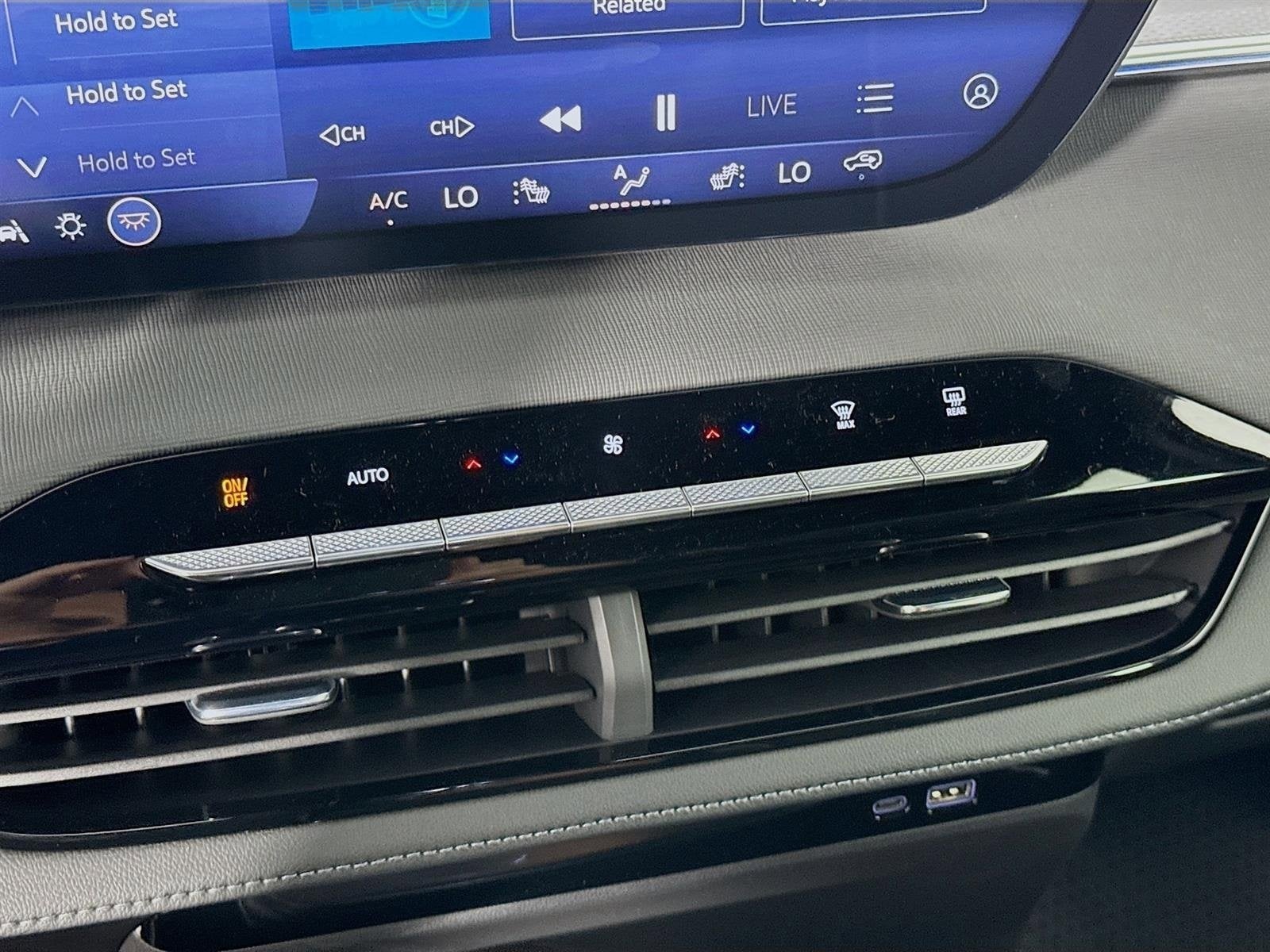 2026 Buick Enclave Sport Touring - Photo 17