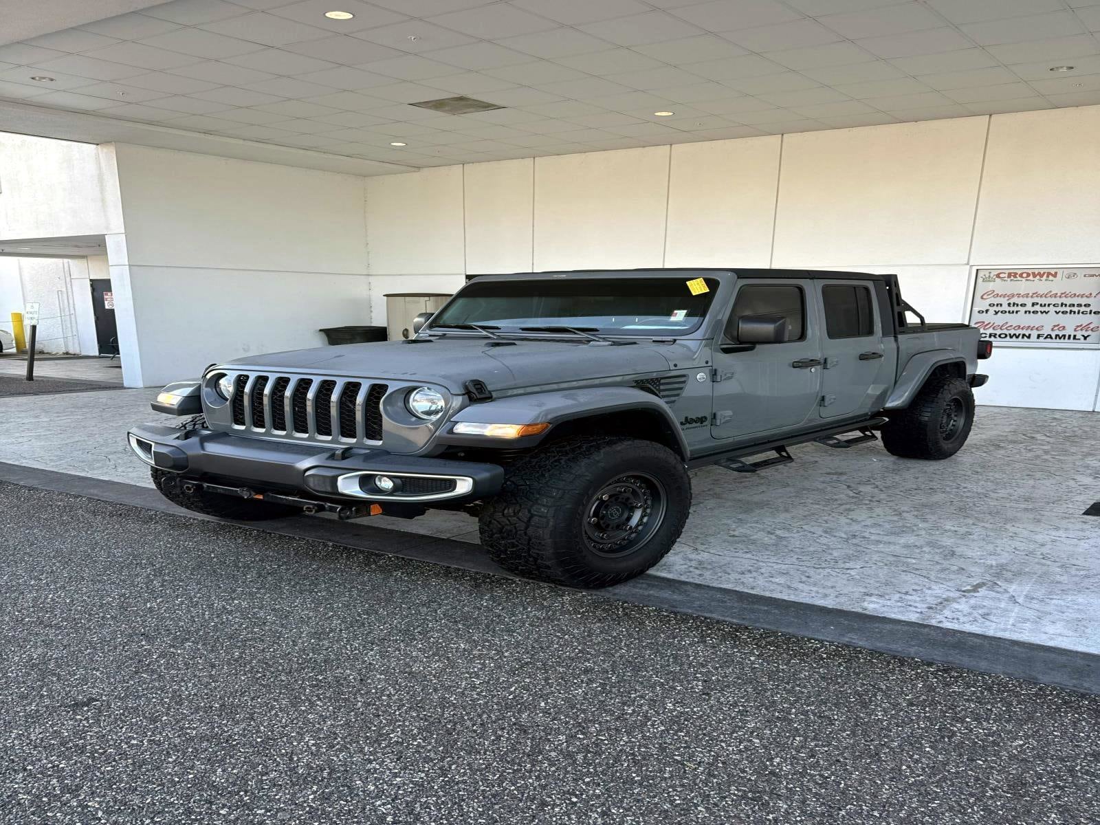 2020 Jeep Gladiator Sport S's photo