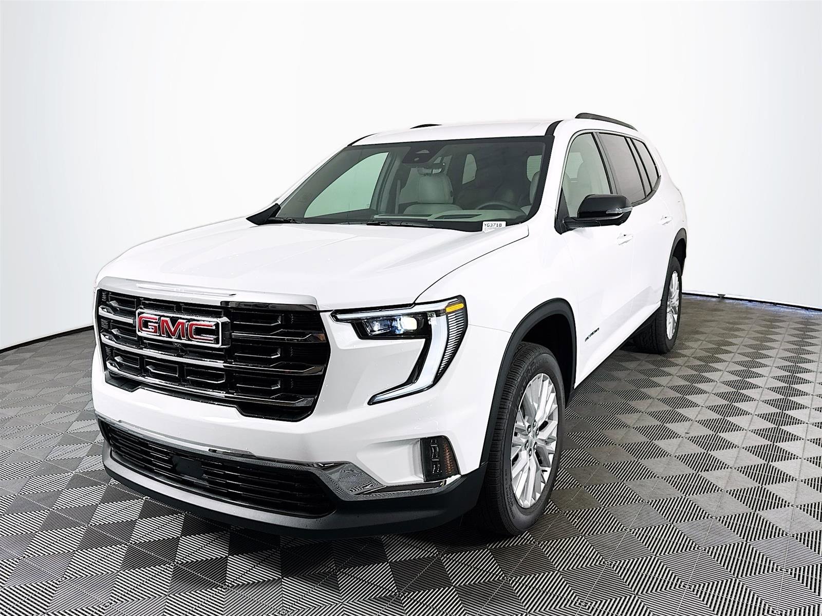 2026 GMC Acadia Elevation's photo
