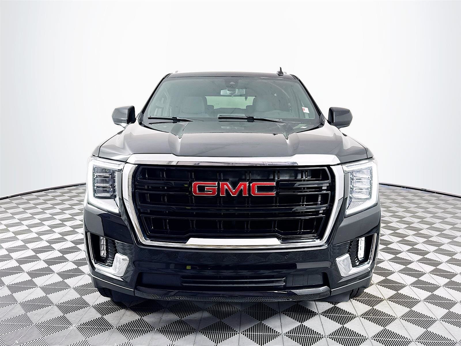 2022 Gmc Yukon SLE photo 2
