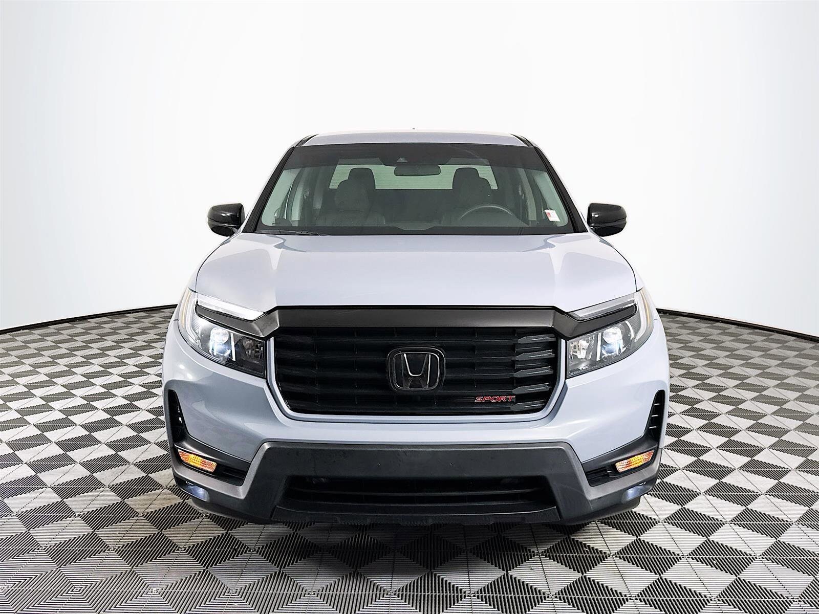 2023 Honda Ridgeline Sport photo 2