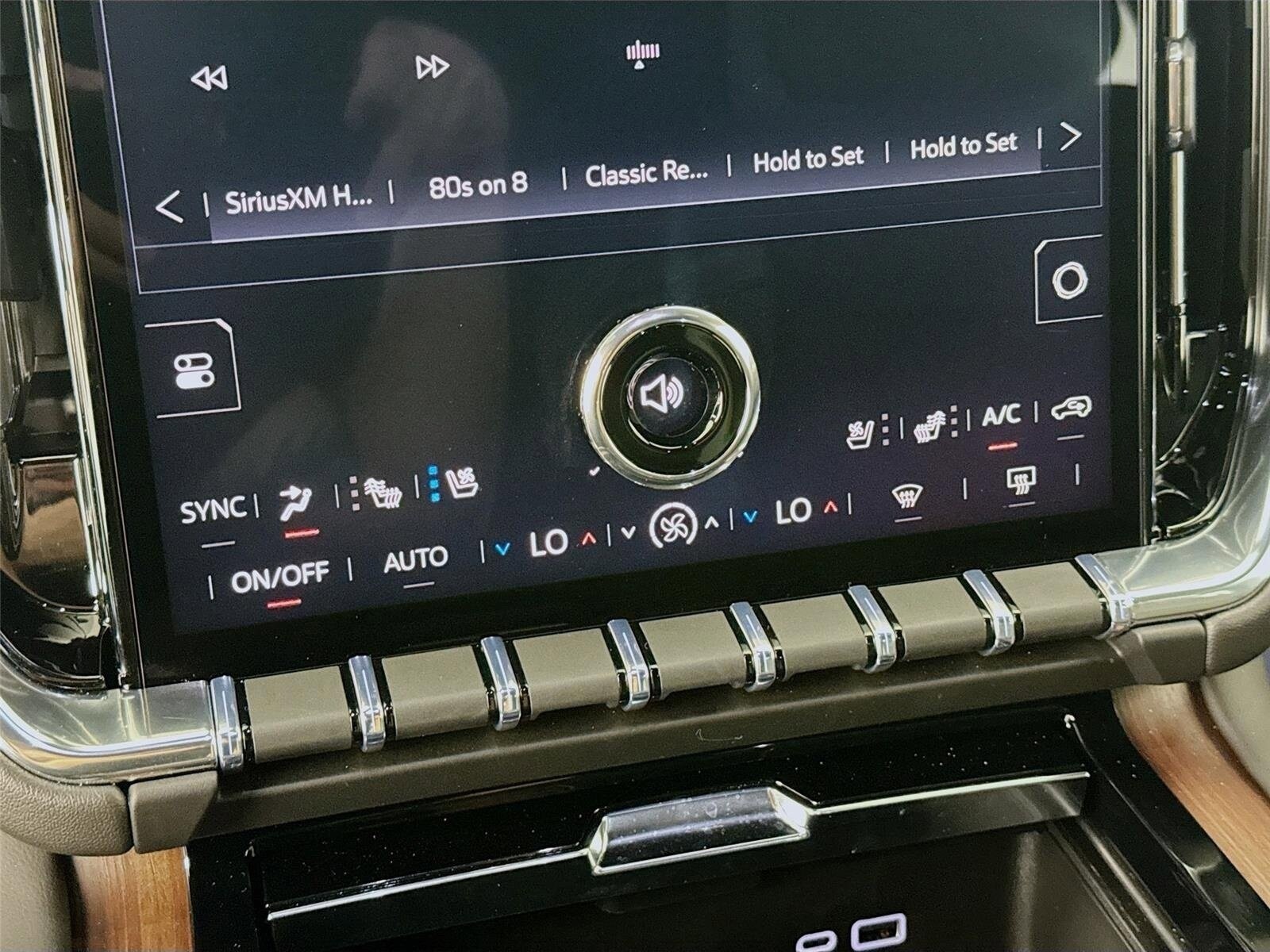 2026 GMC Yukon XL Denali - Photo 18