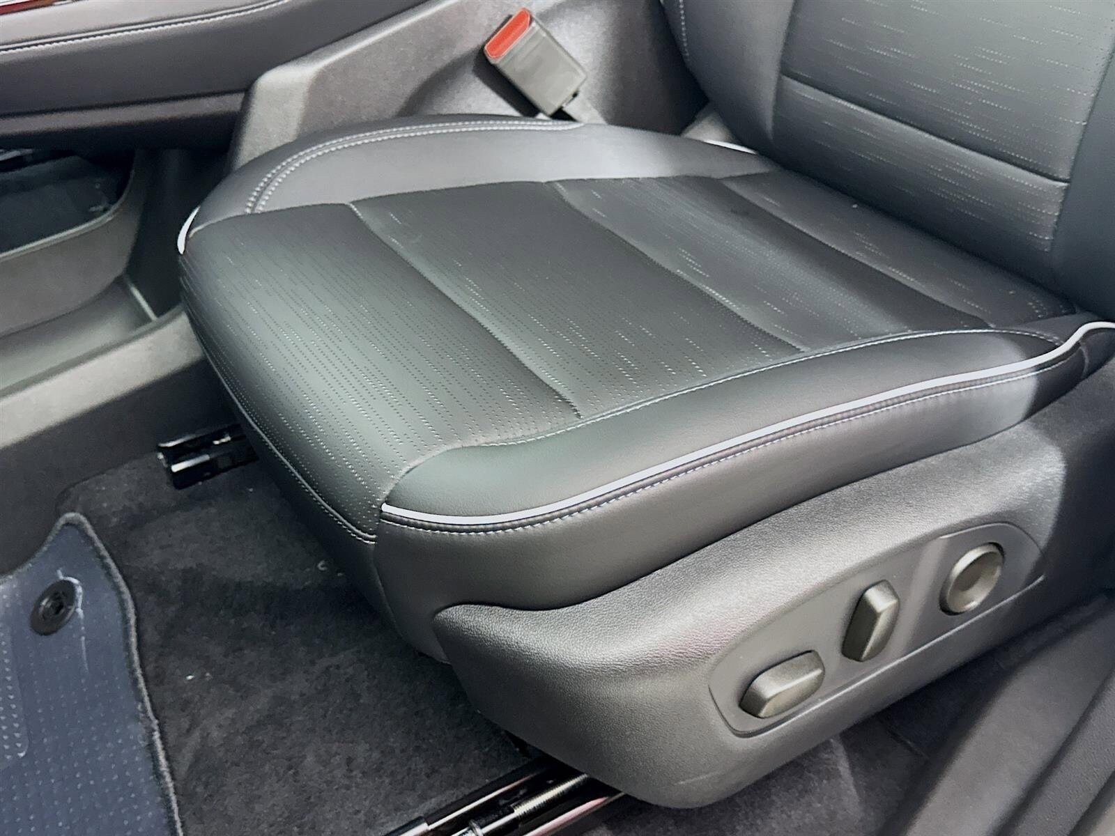 2026 Buick Enclave Sport Touring - Photo 22