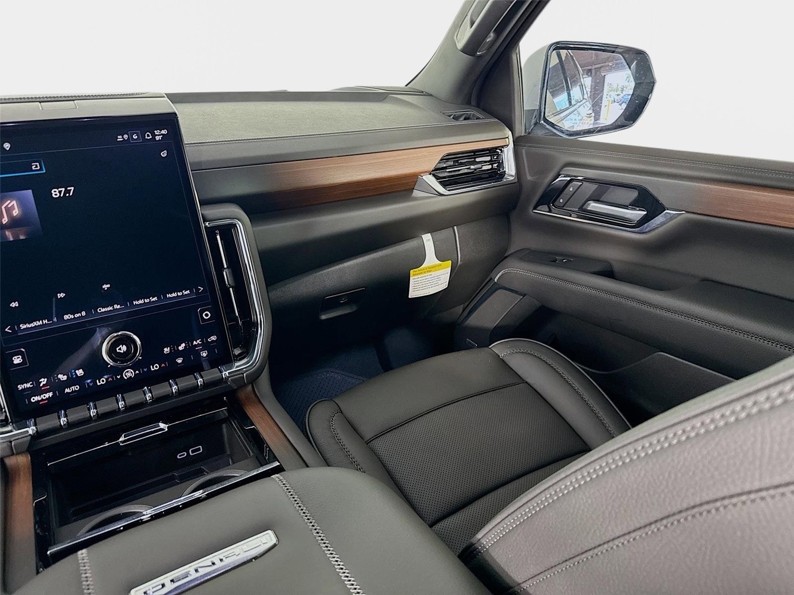 2026 GMC Yukon XL Denali - Photo 26