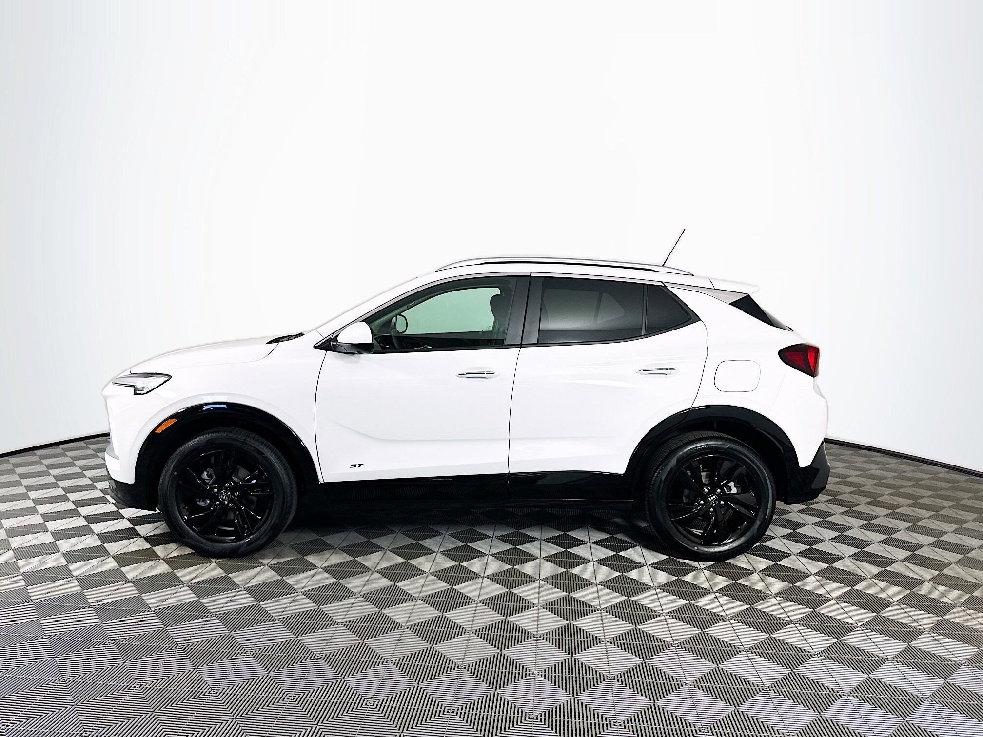 2025 Buick Encore GX Sport Touring photo 4