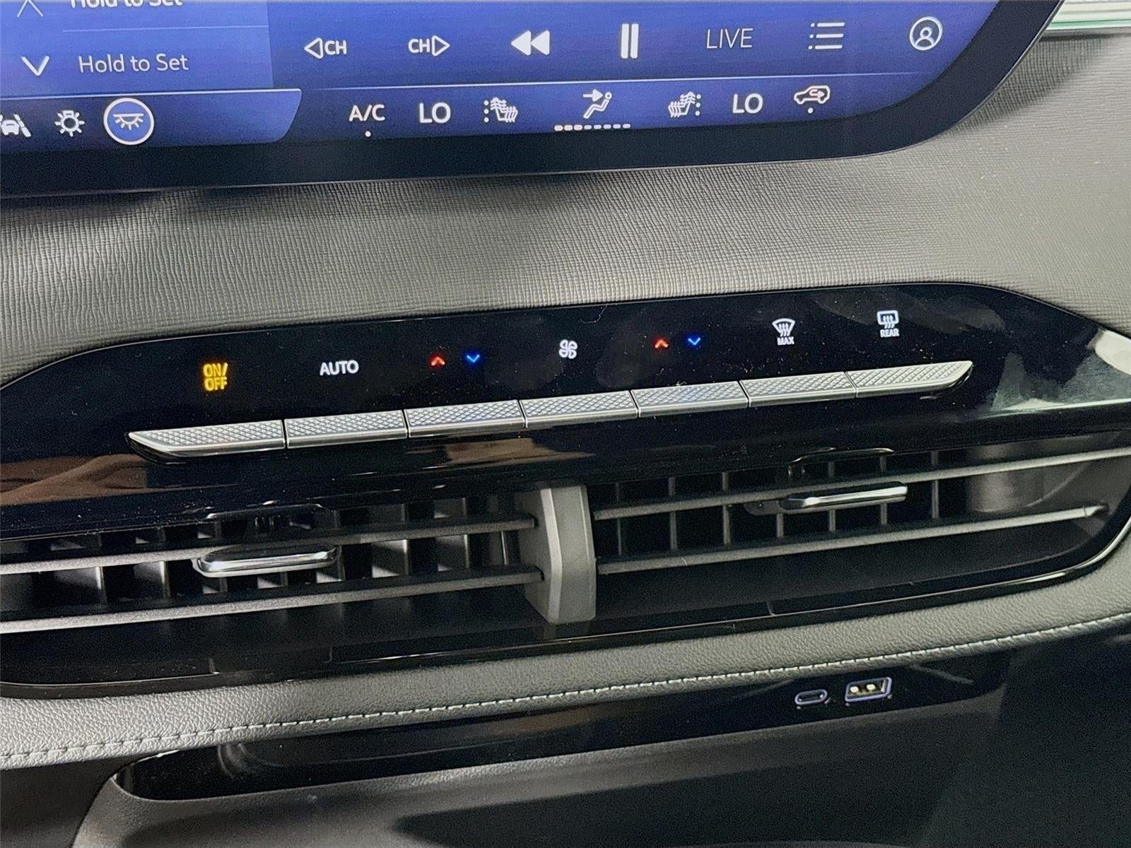 2026 Buick Enclave Sport Touring - Photo 18