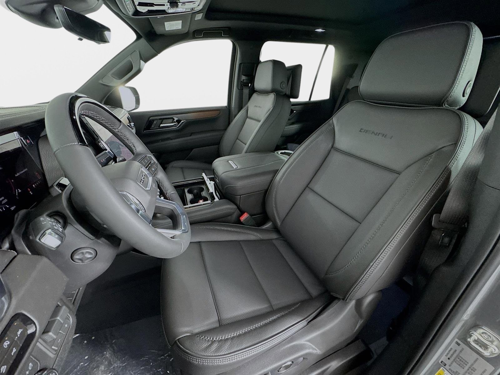 2026 GMC Yukon Denali - Photo 11