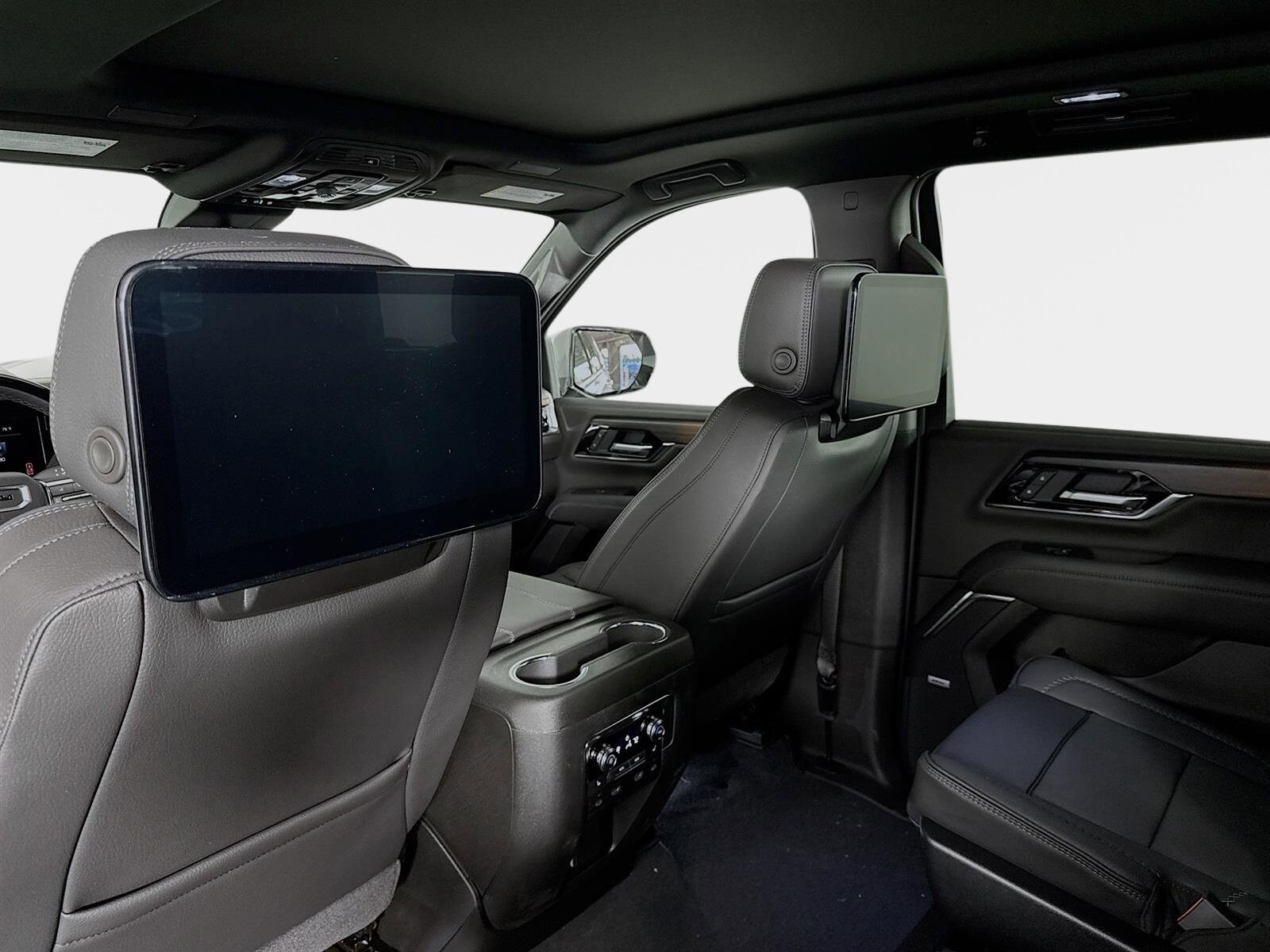 2026 GMC Yukon Denali - Photo 36
