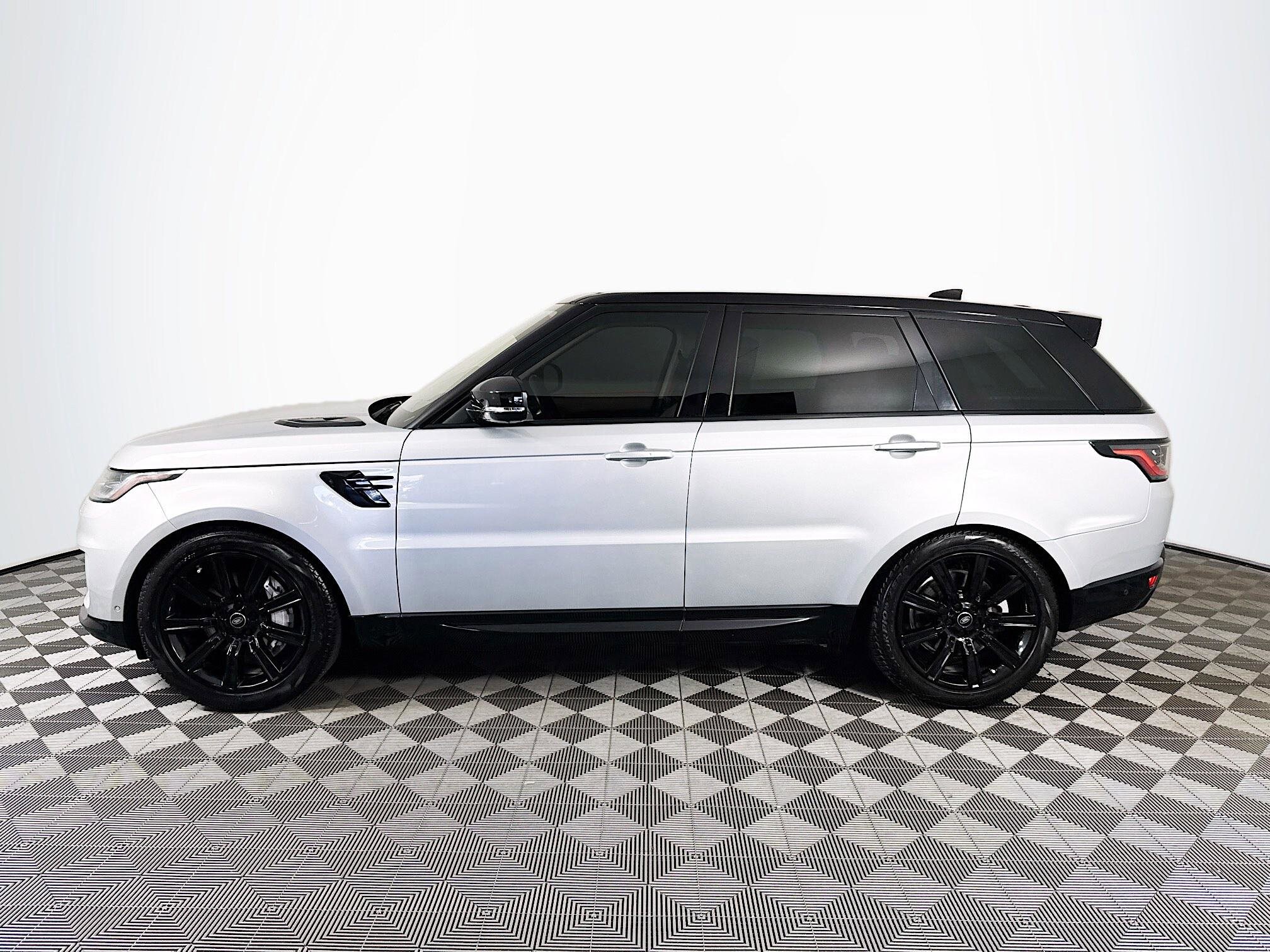 2020 Land Rover Range Rover Sport HSE photo 2